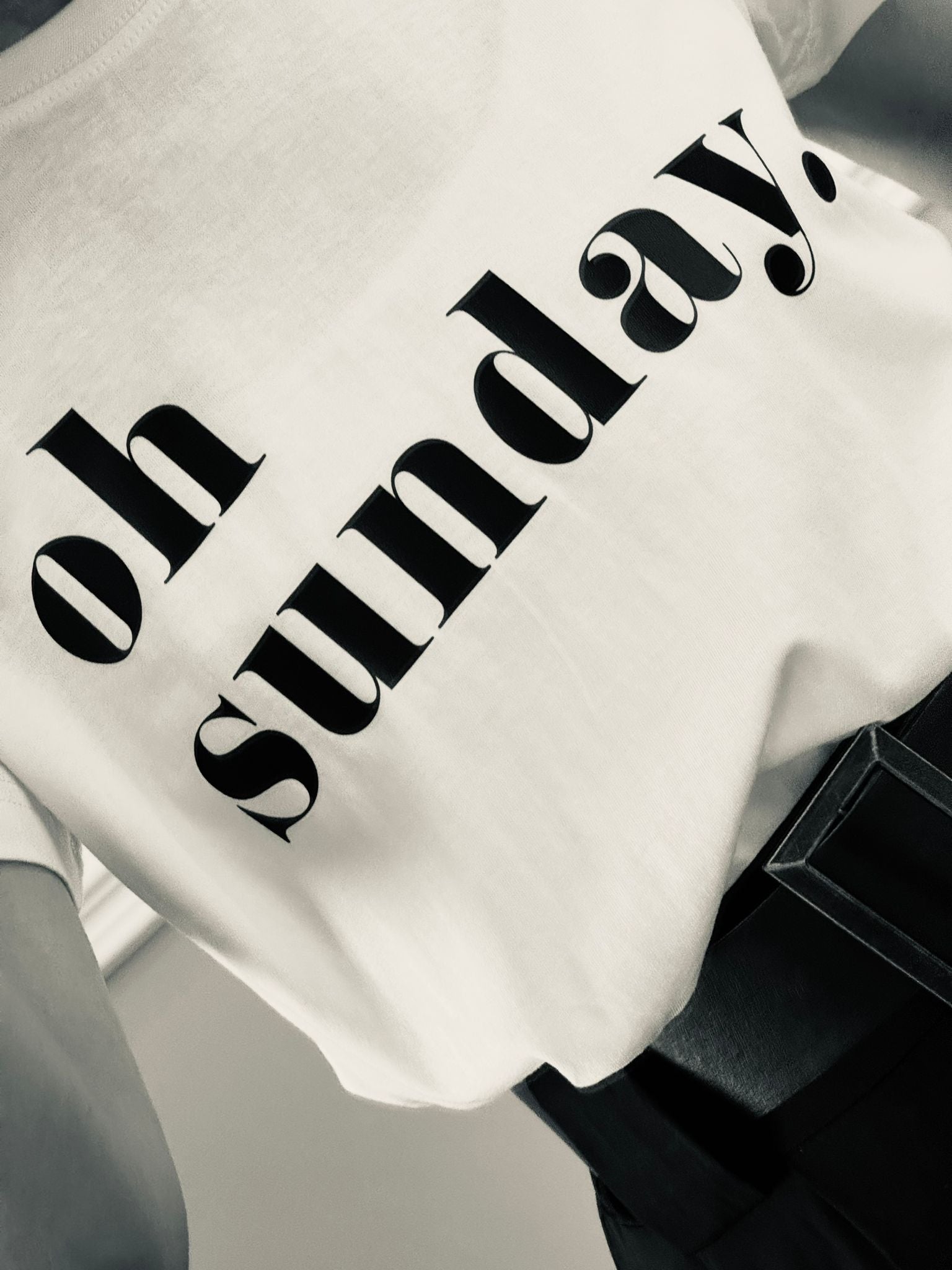 T-shirt oh sunday.