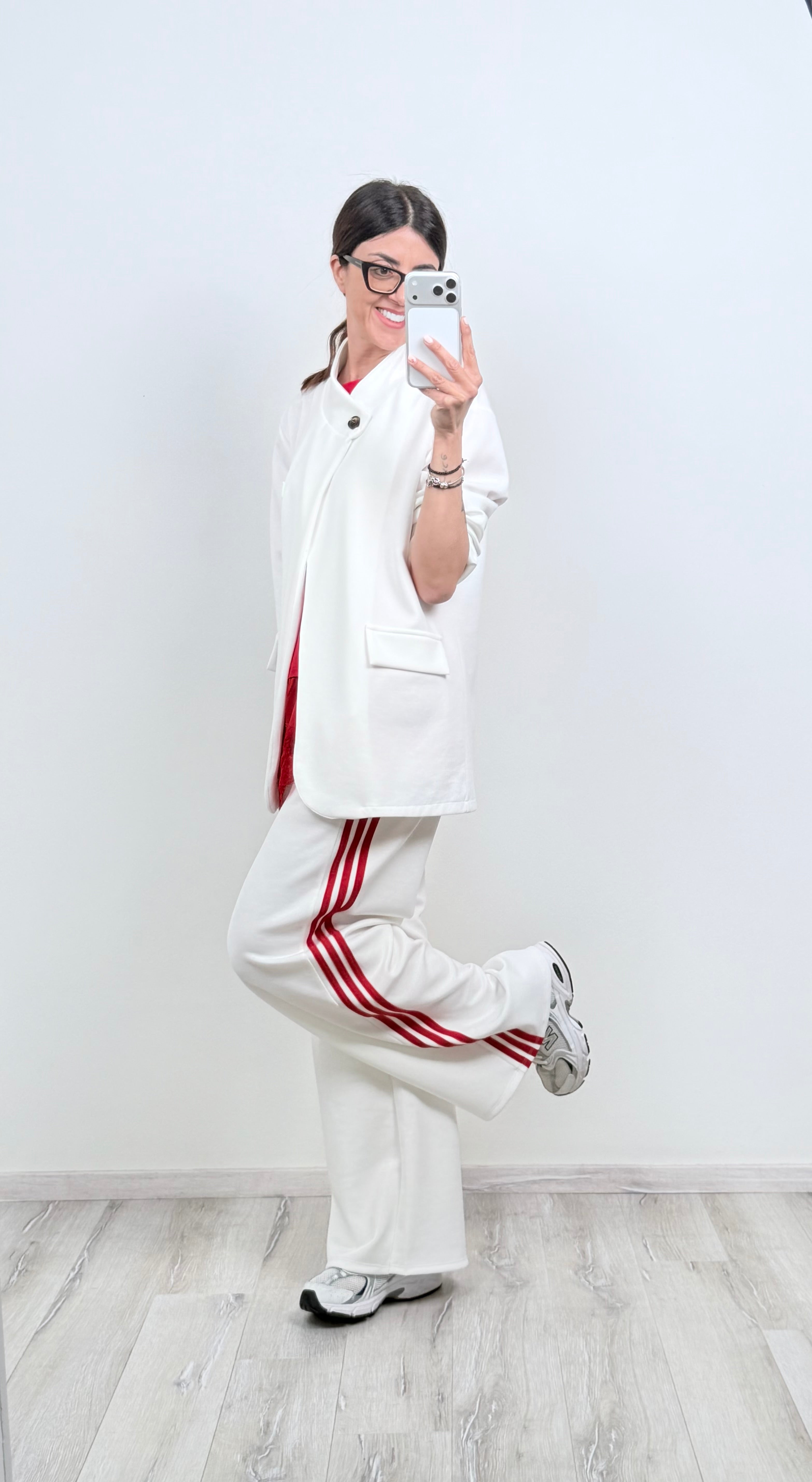 Panta Urban bianco riga rossa