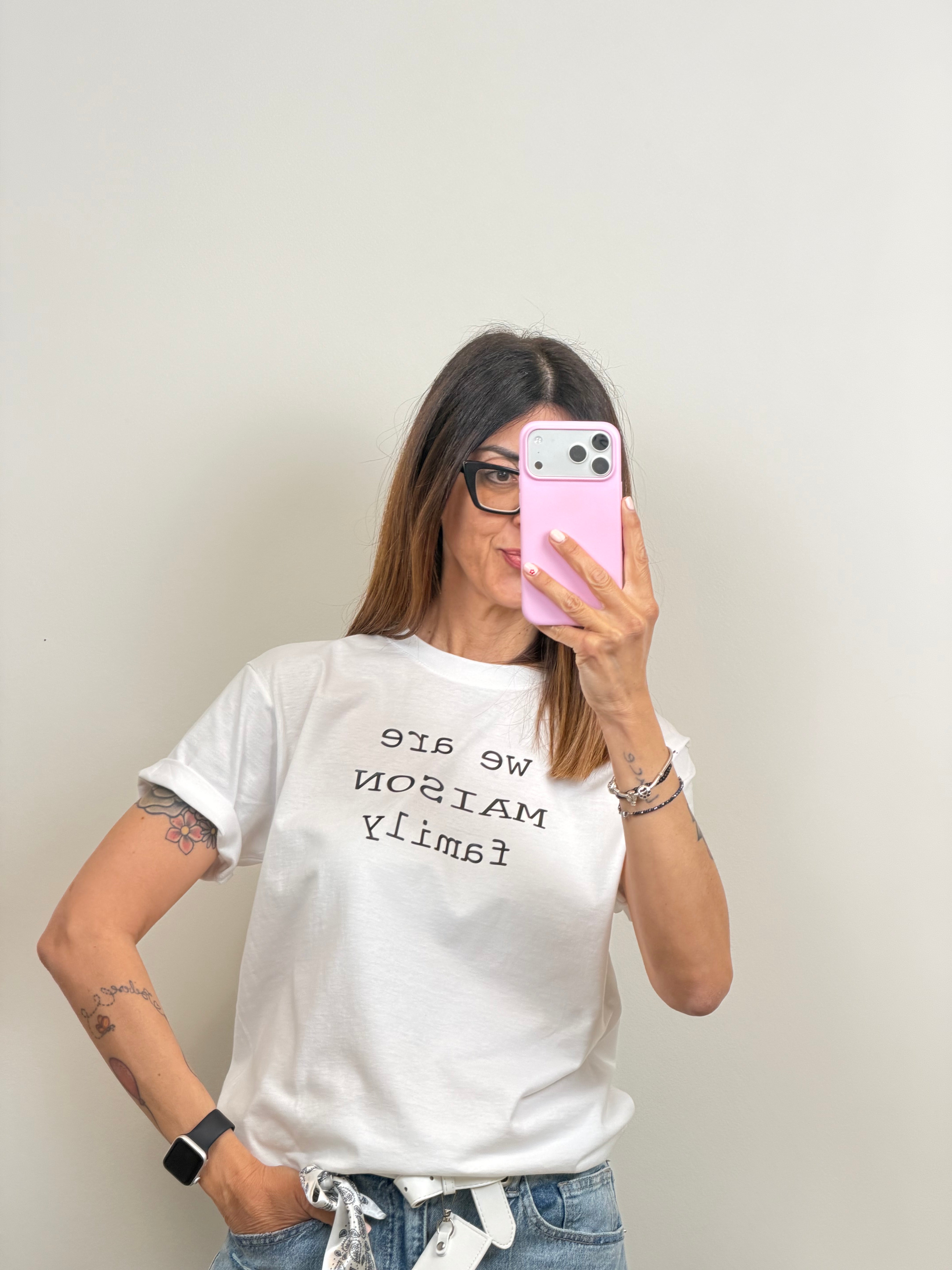 T-shirt We are maison family