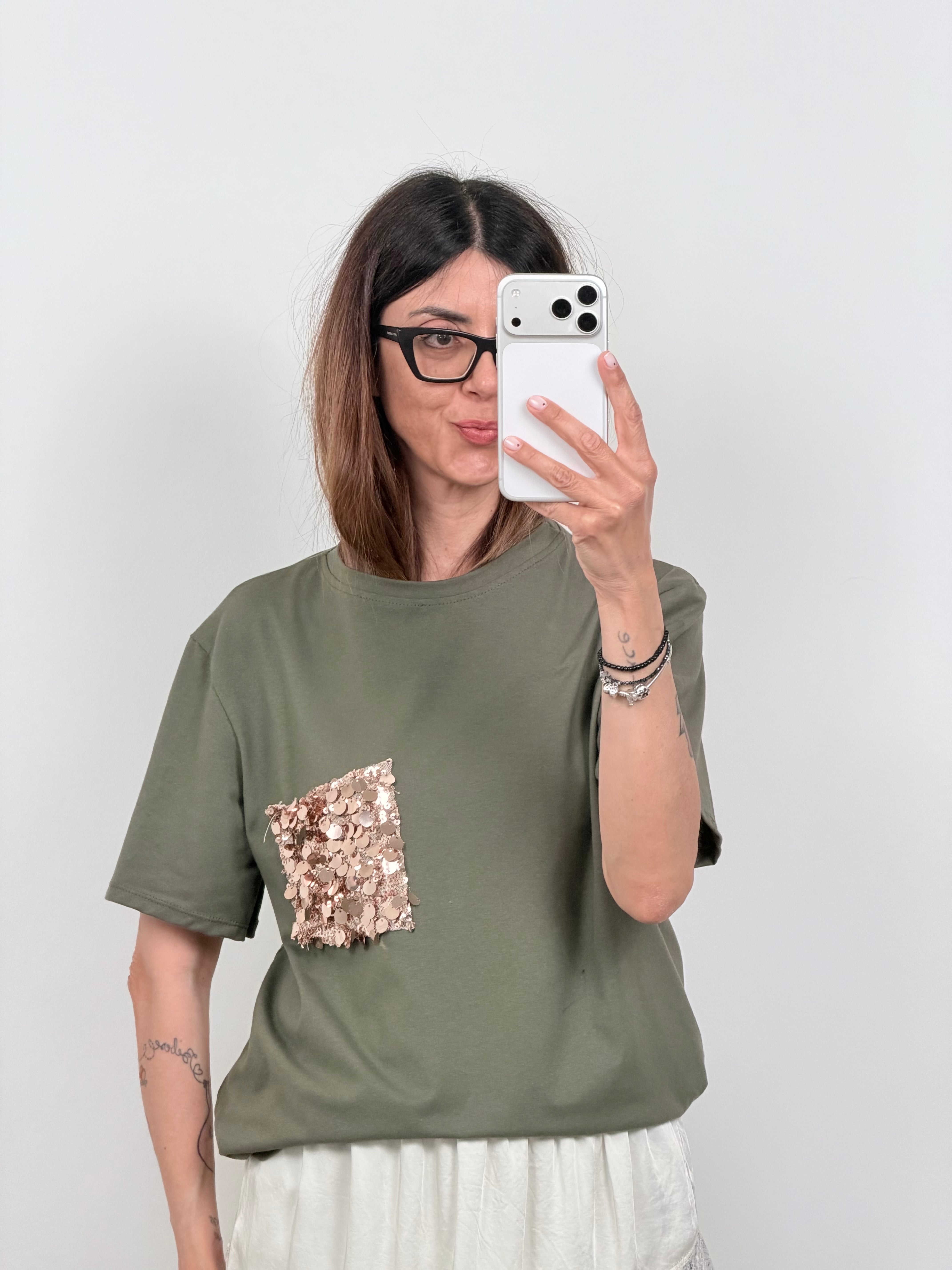 T-shirt Glowing