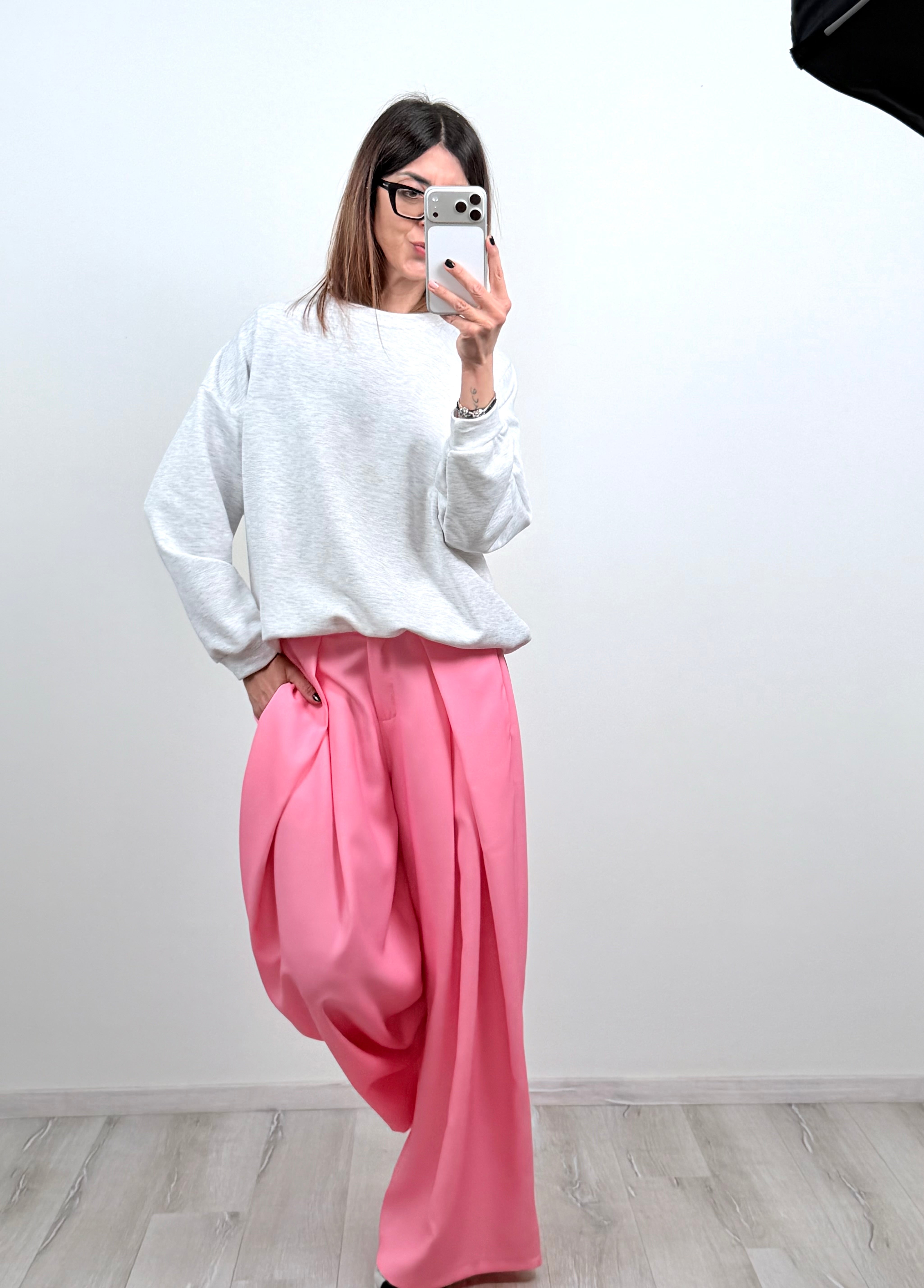 Felpa Love grigia scritta multicolor