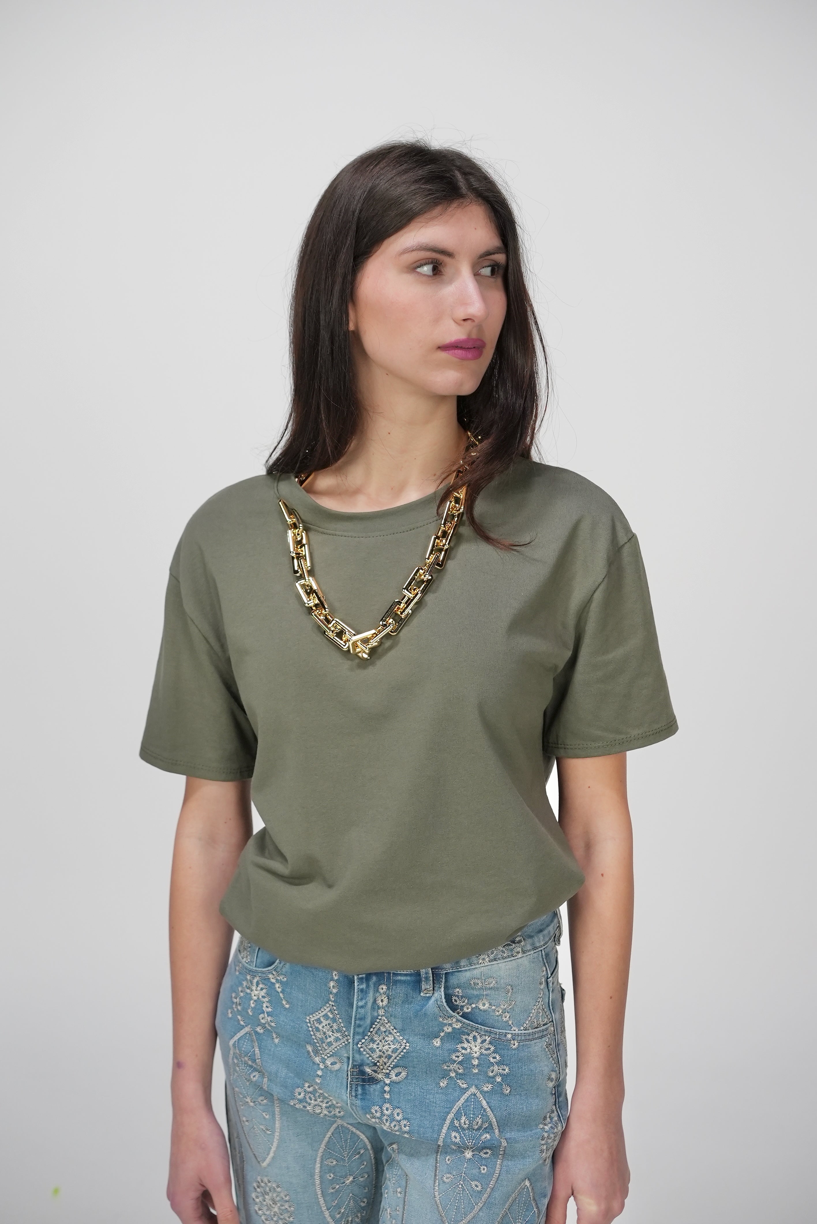 T-SHIRT CHAIN con collana catena in dotazione