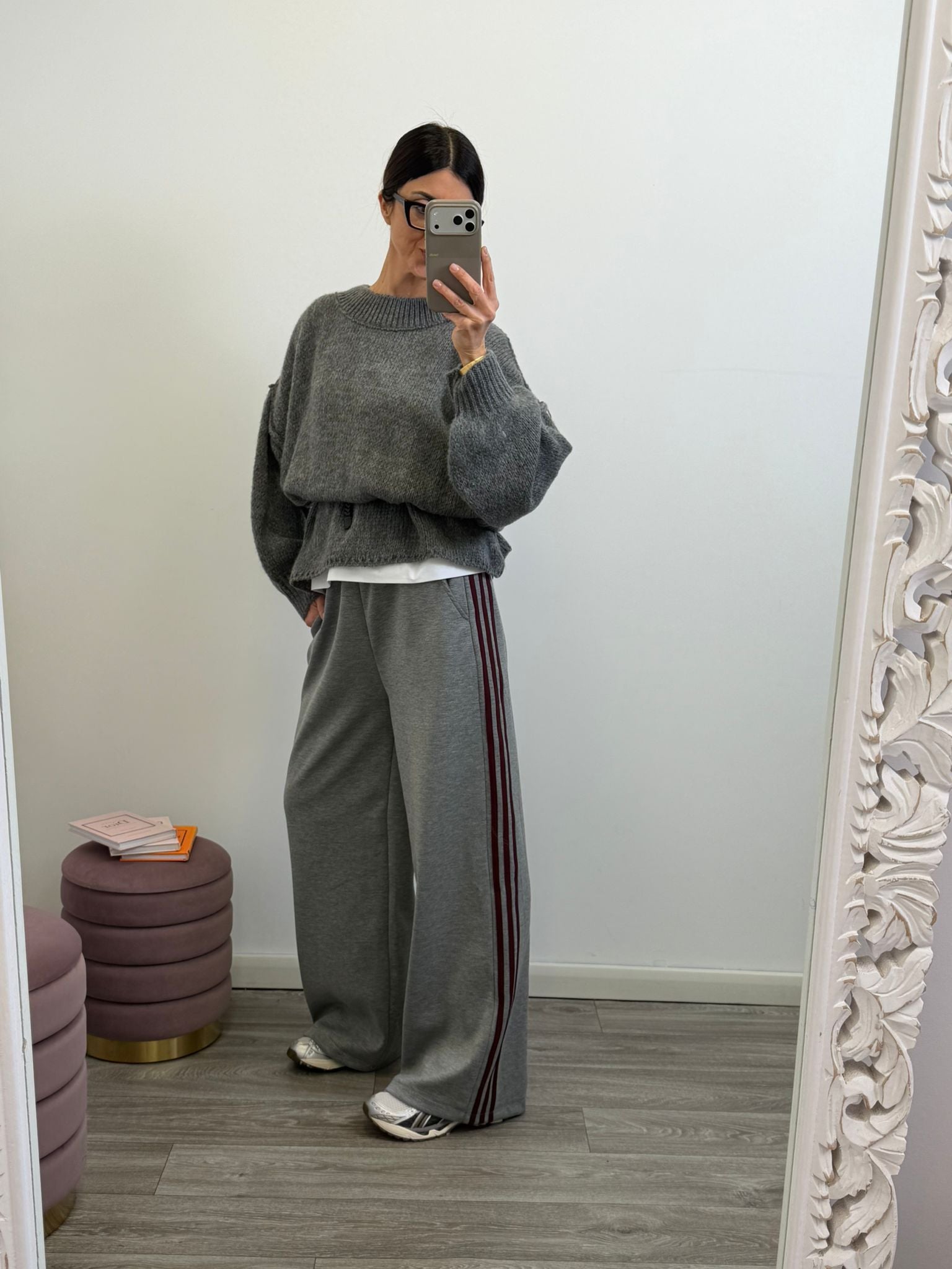 Panta Urban grigio riga burgundy