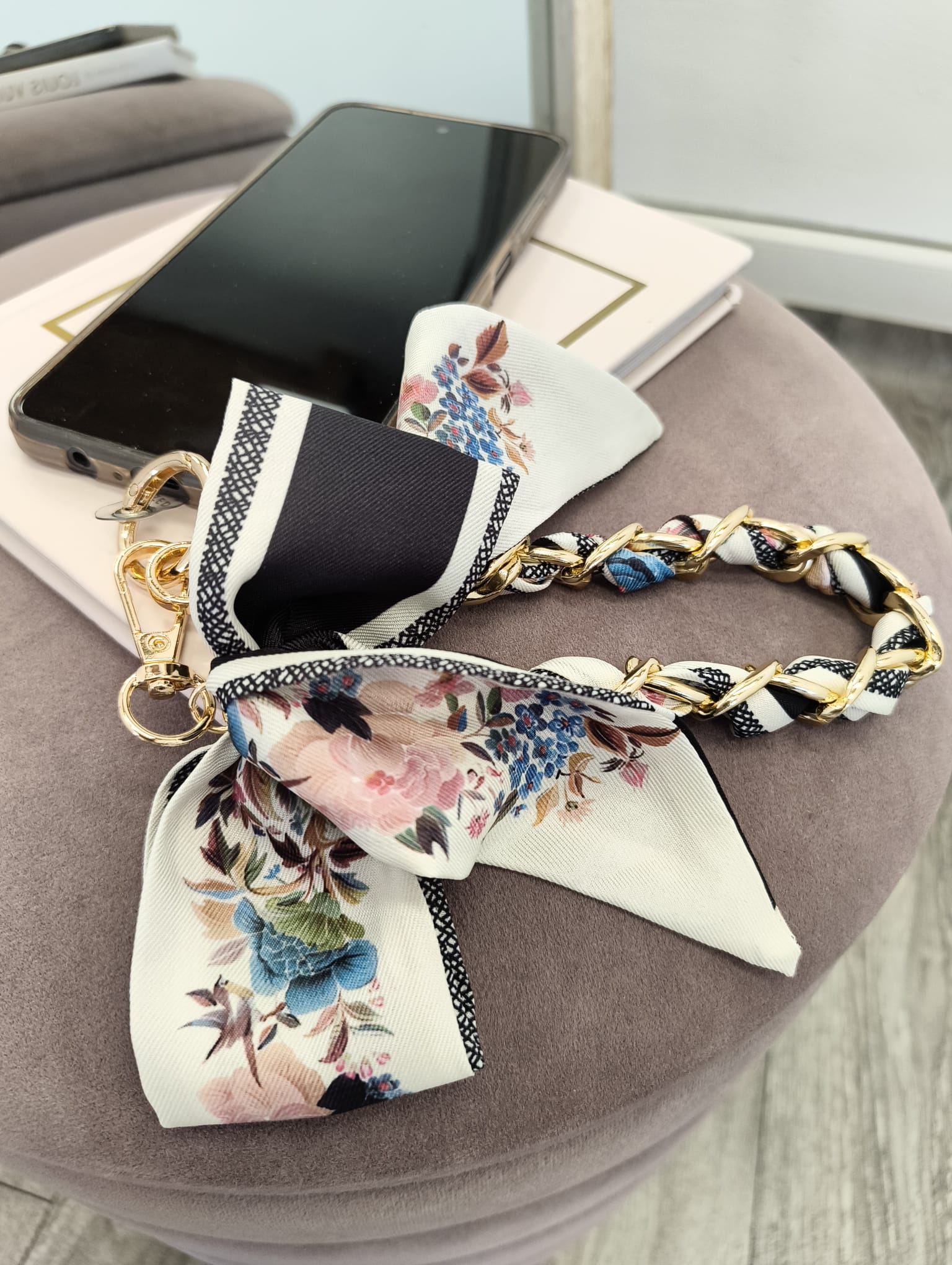Charm Phone