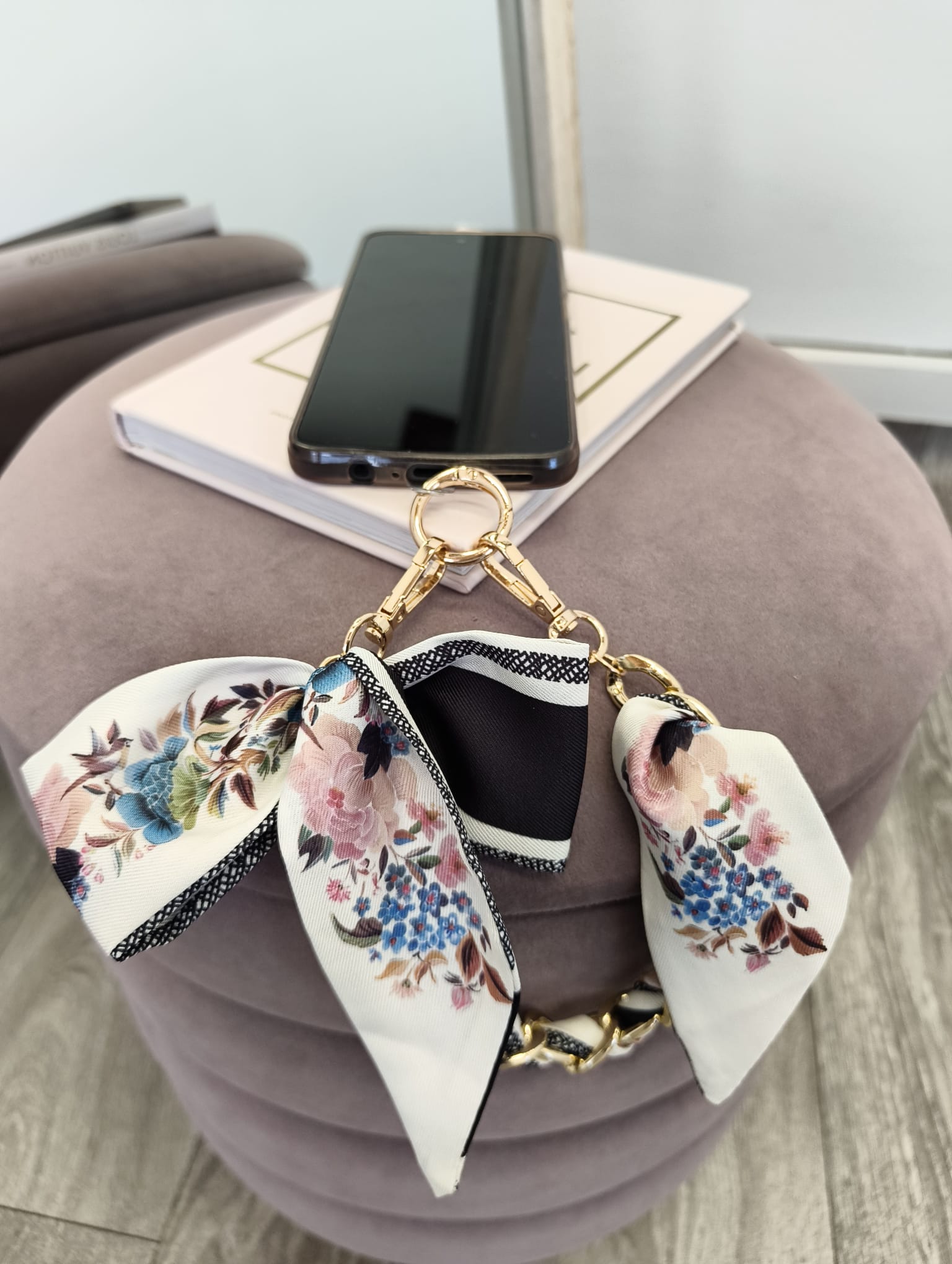 Charm Phone