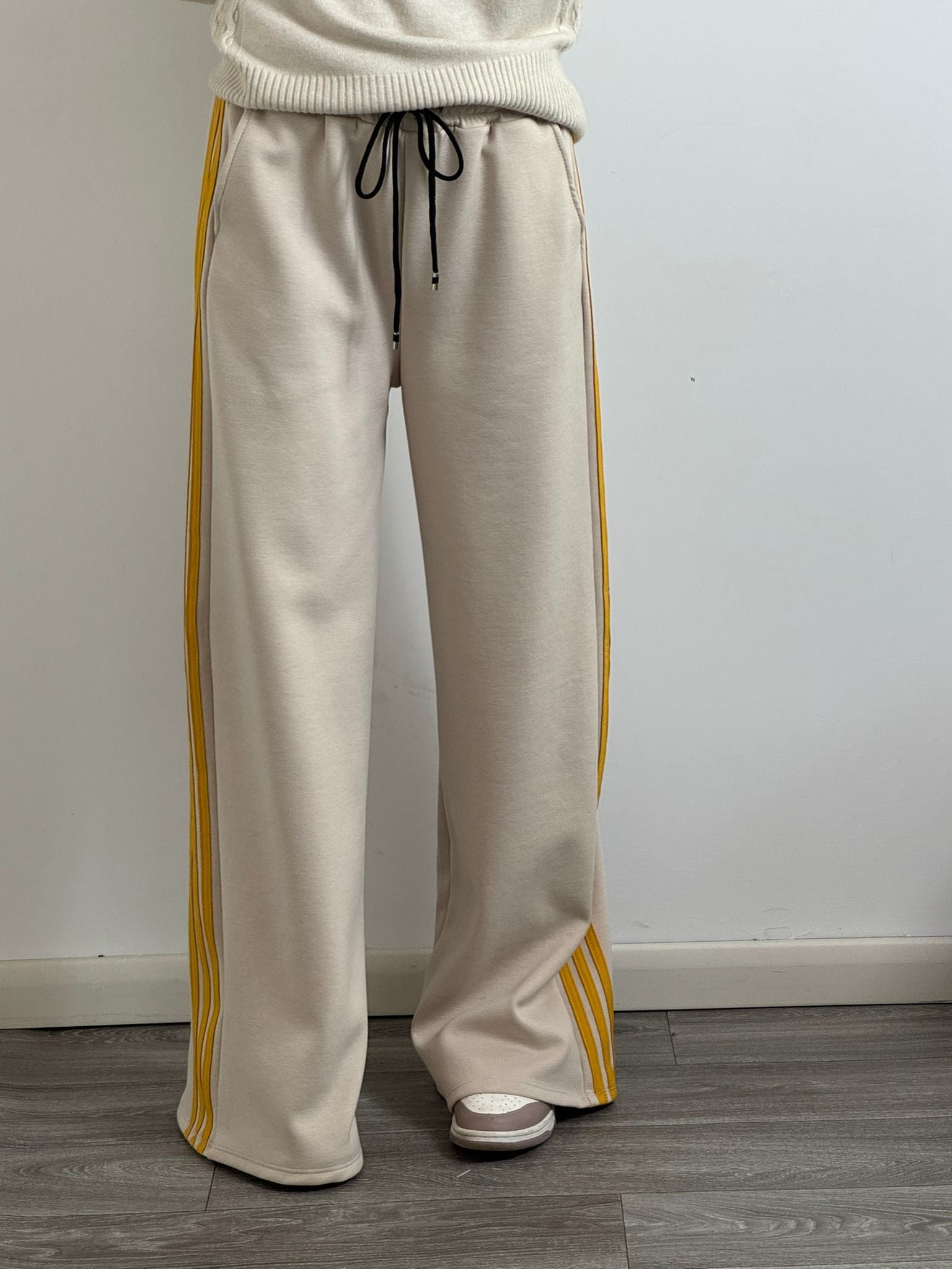 Panta Urban burro riga gialla