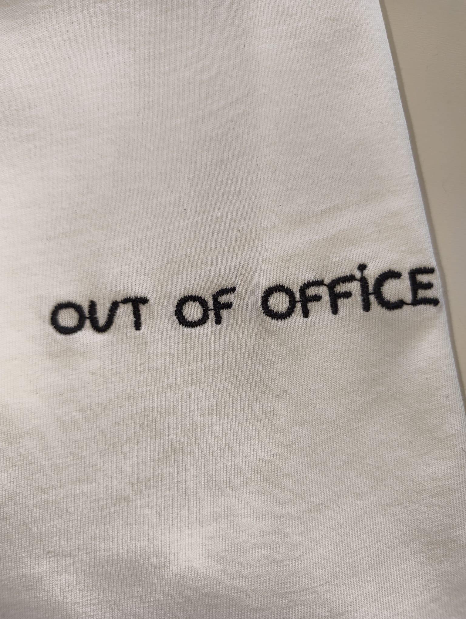 T-shirt OUT OF OFFICE