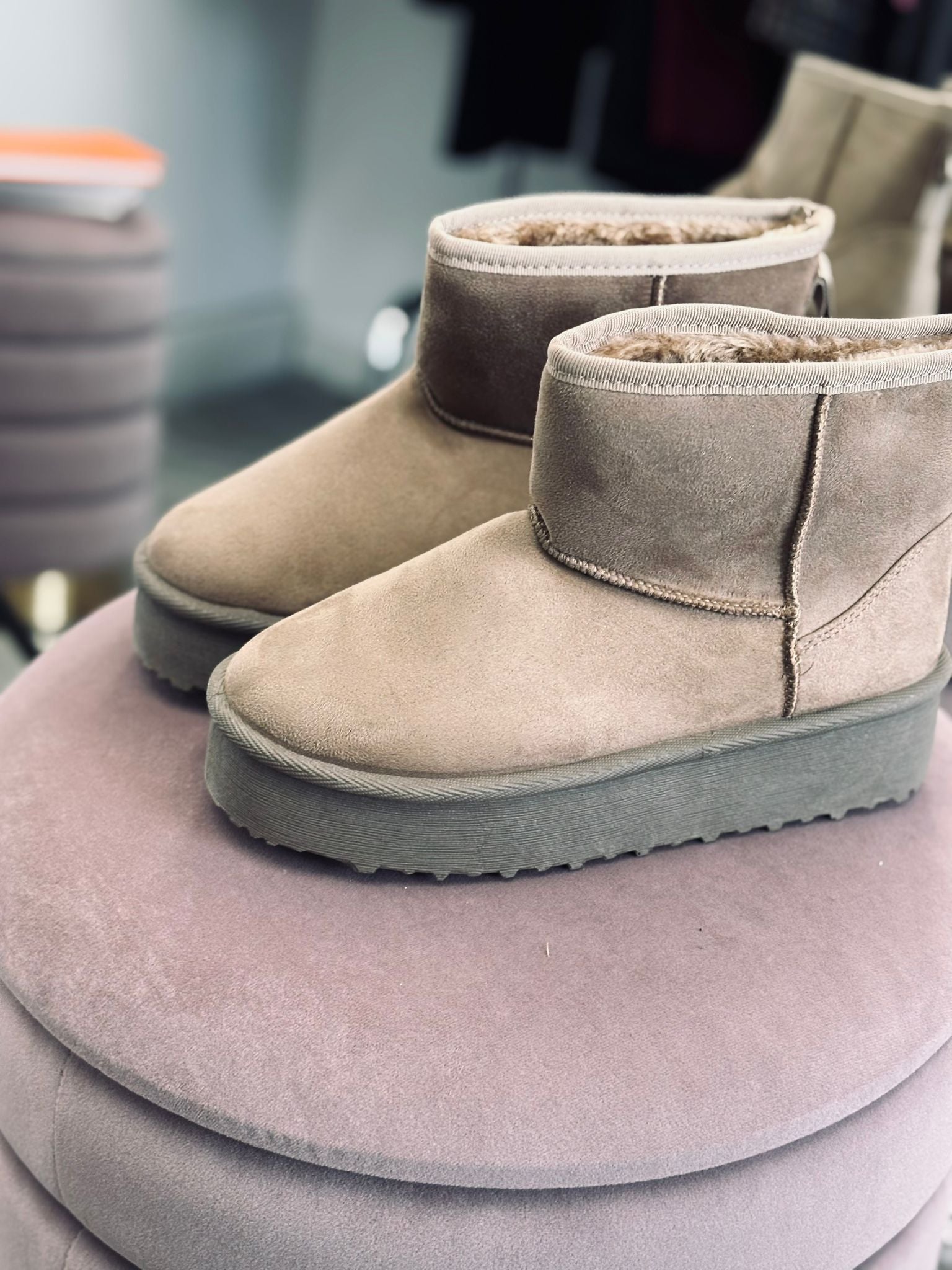 STIVALETTO BASSO CON PLATFORM