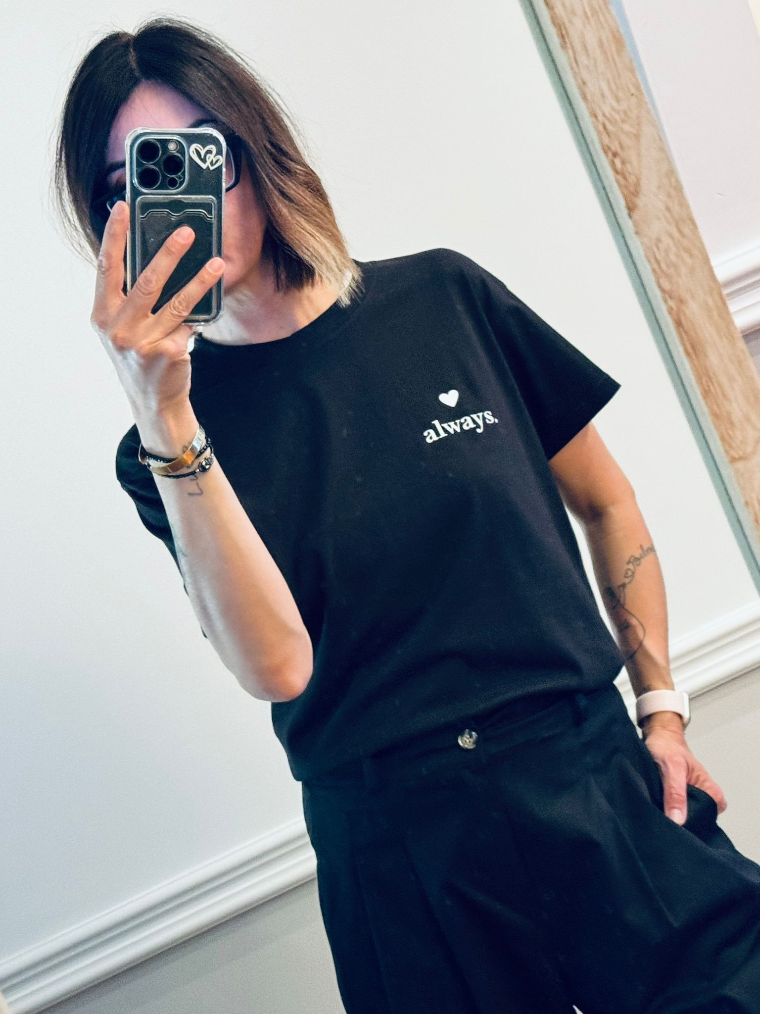 T-shirt con stampa 🖤 always.