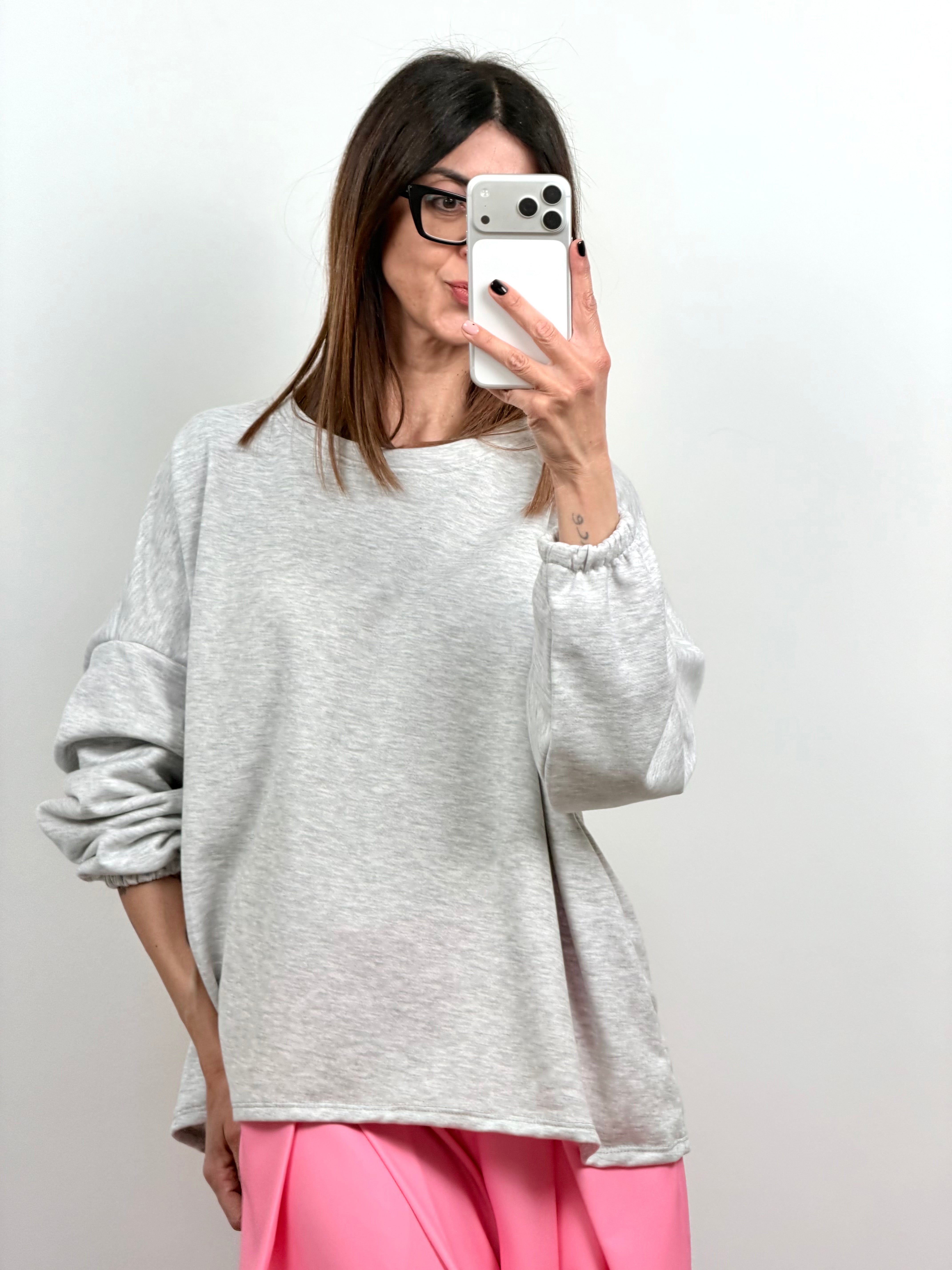 Felpa Love grigia scritta multicolor