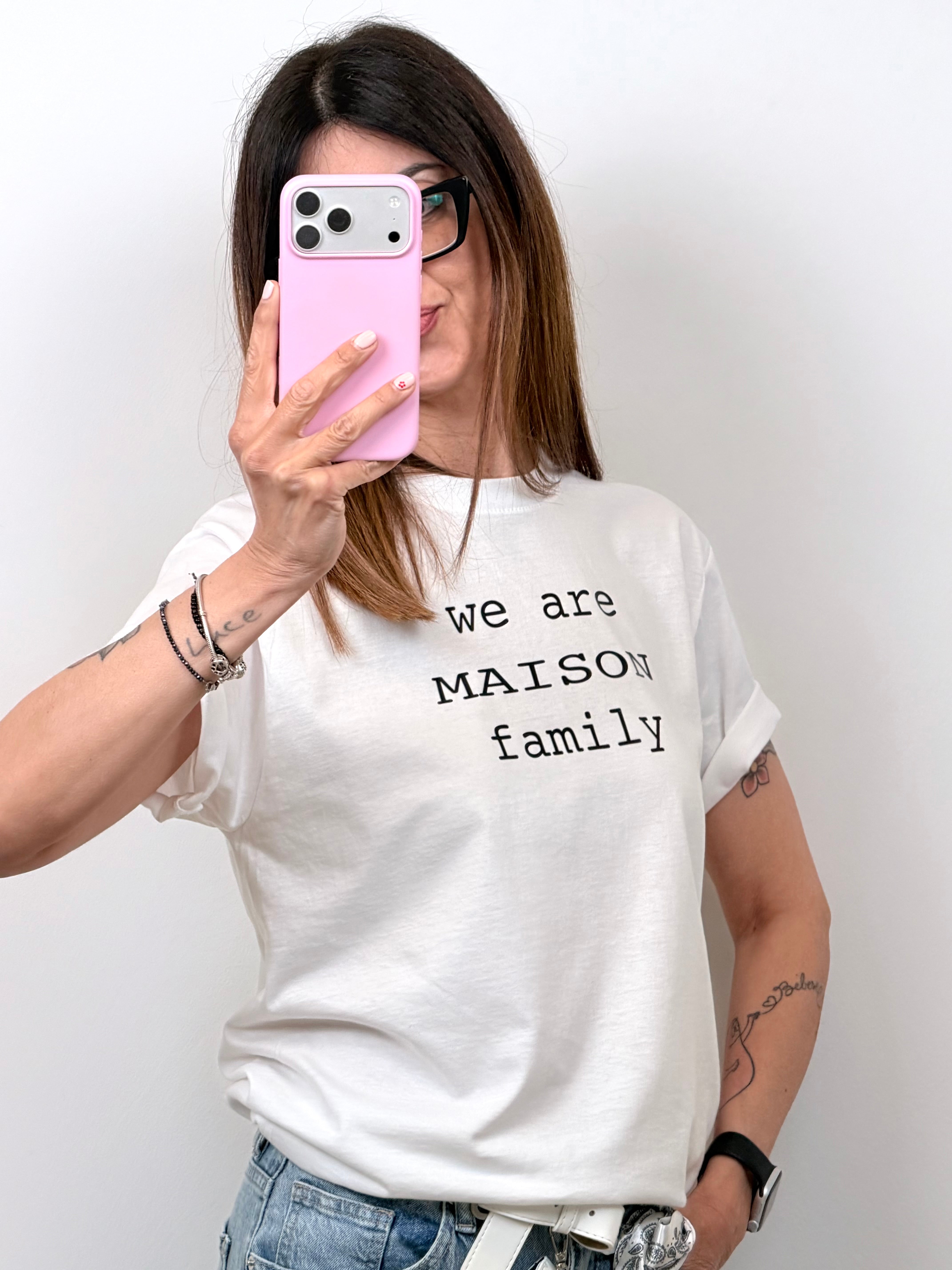 T-shirt We are maison family
