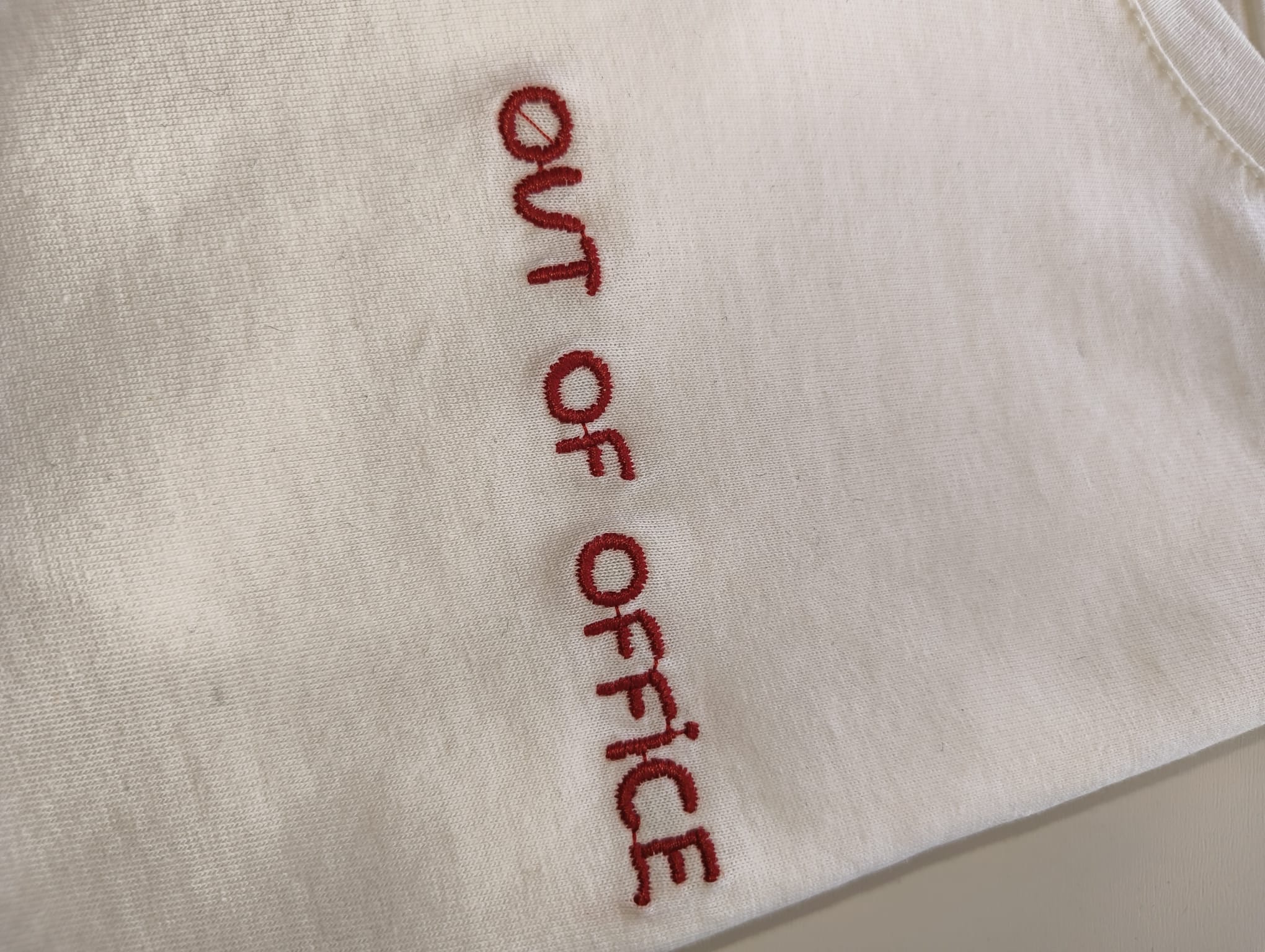 T-shirt OUT OF OFFICE