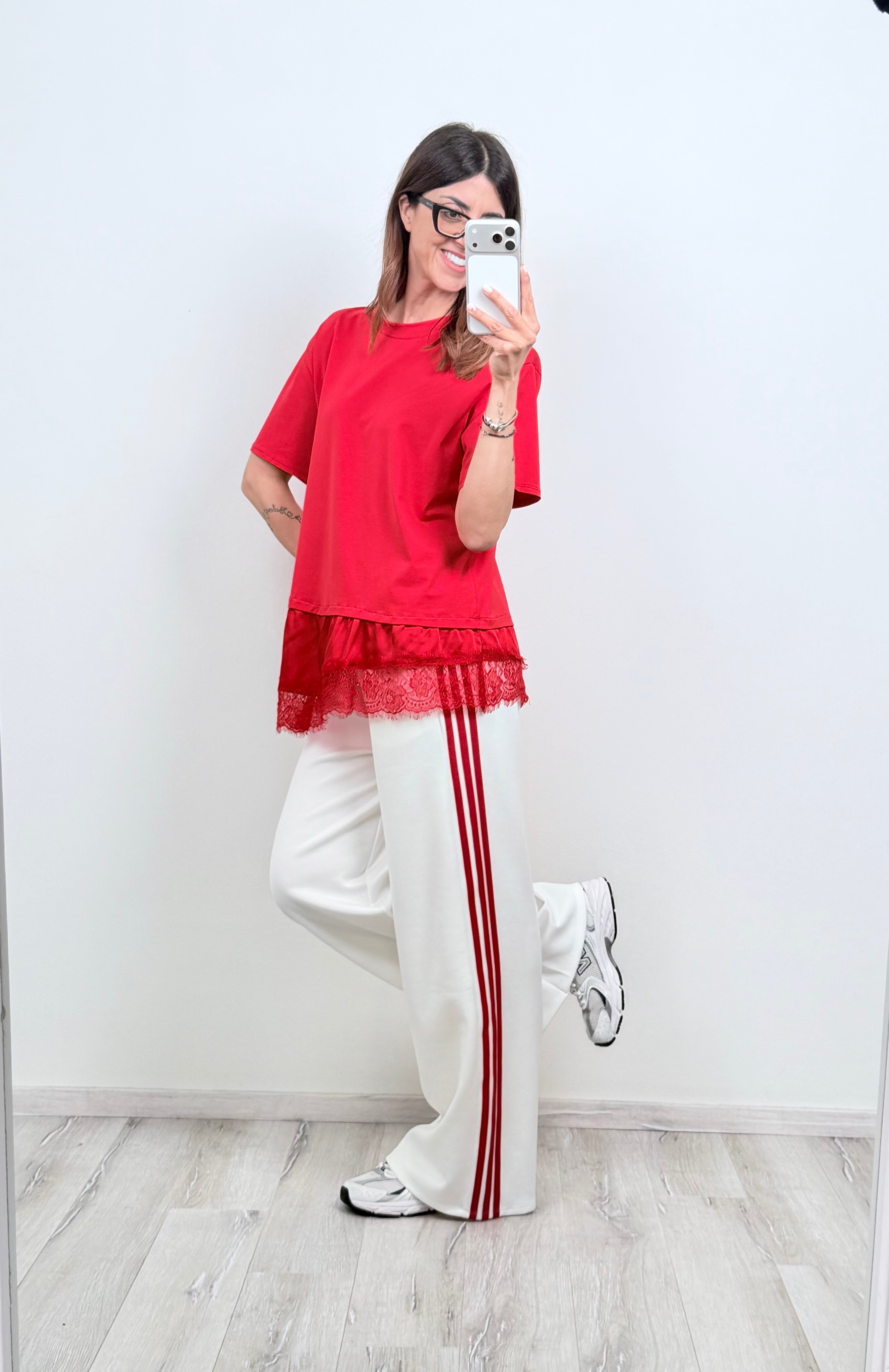 Panta Urban bianco riga rossa