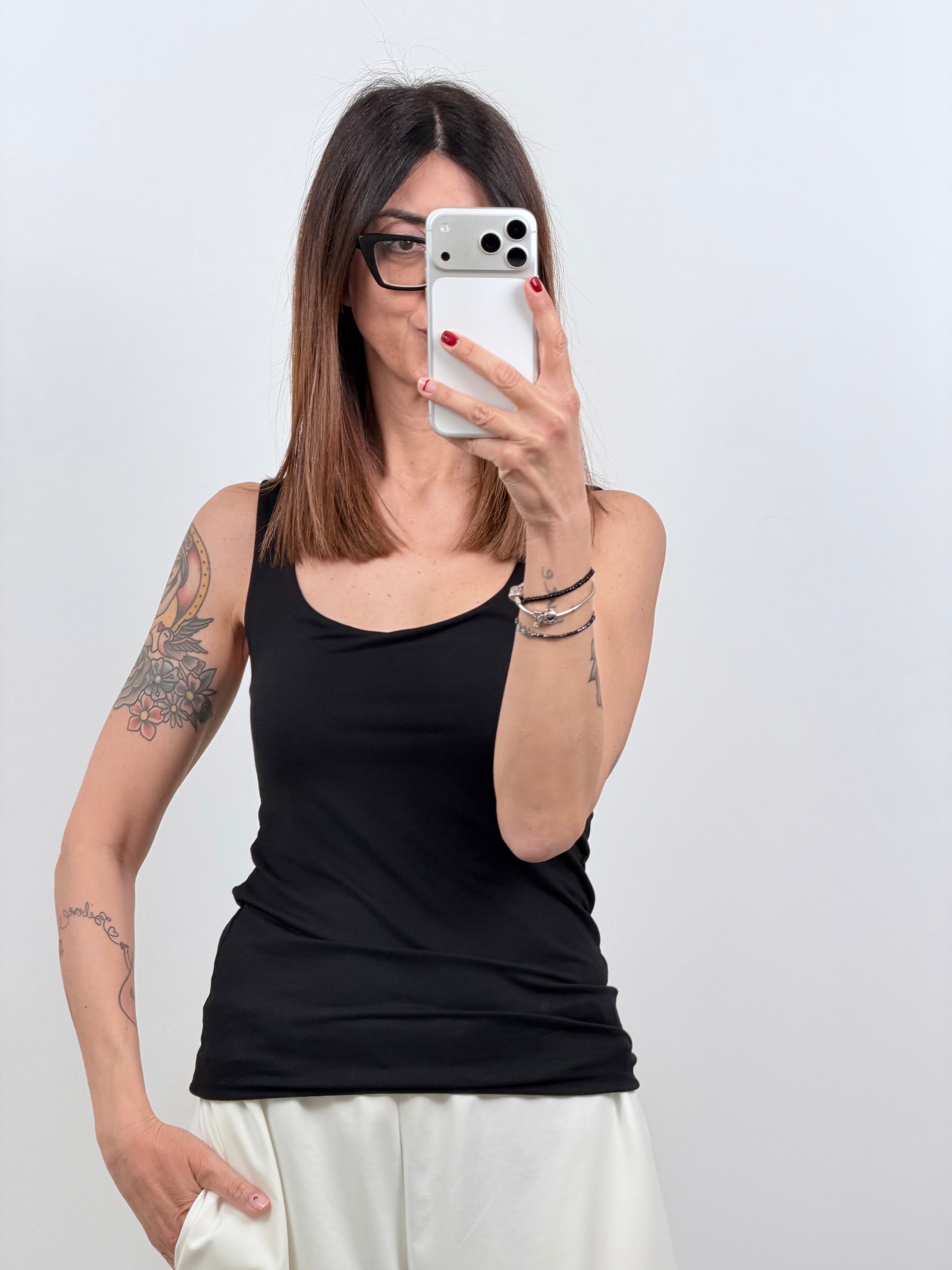Top canotta basic nera