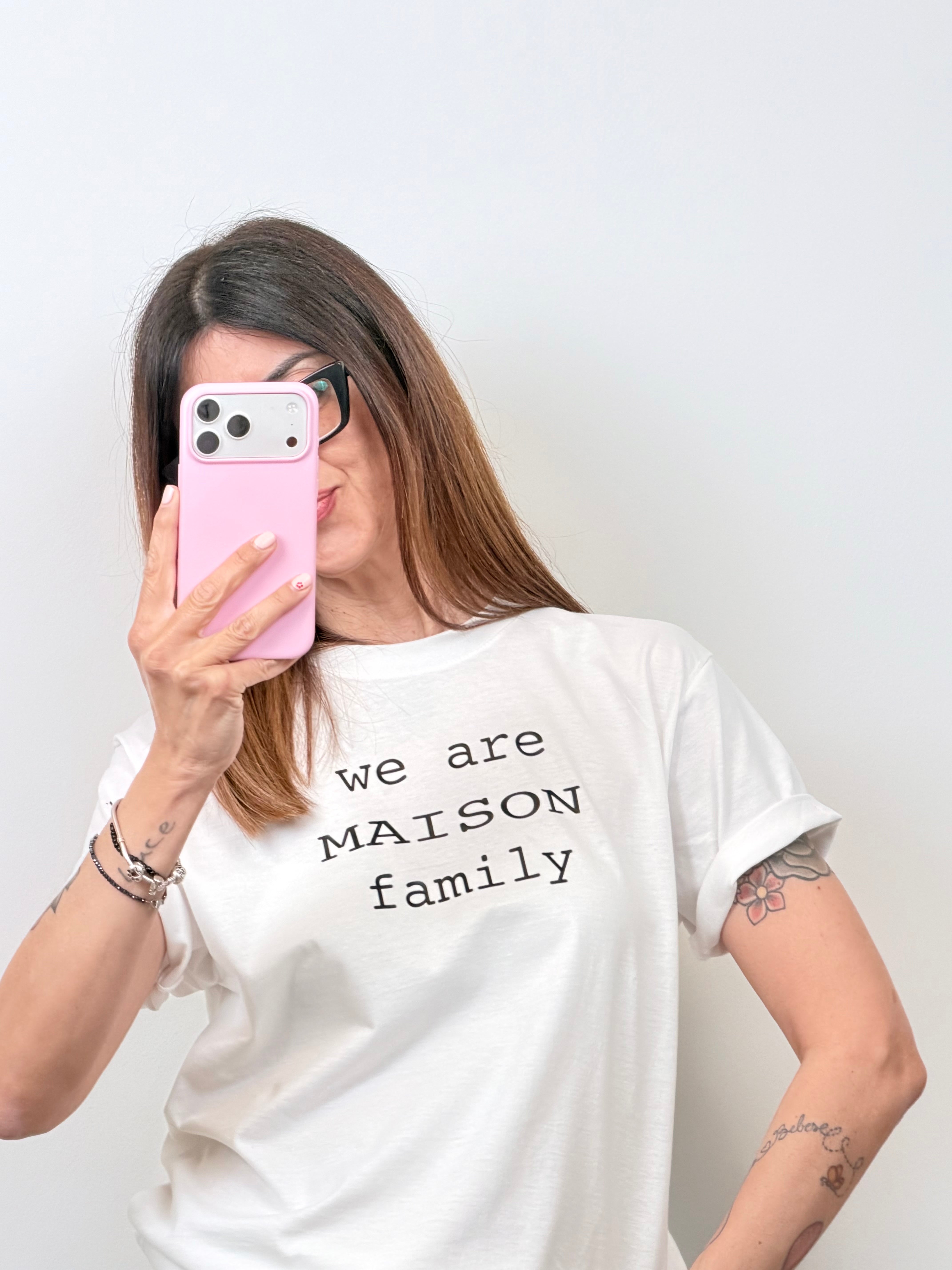 T-shirt We are maison family