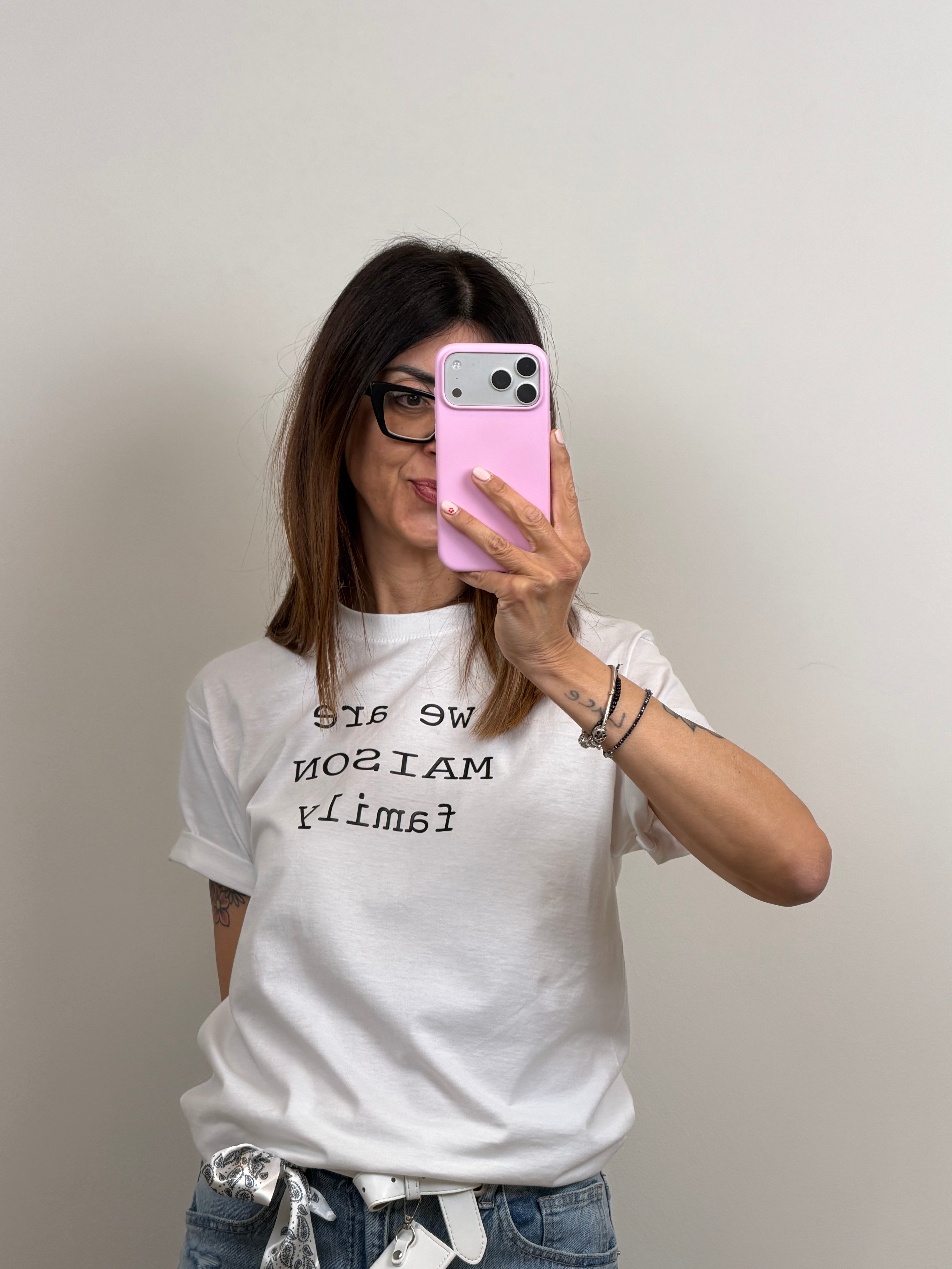 T-shirt We are maison family