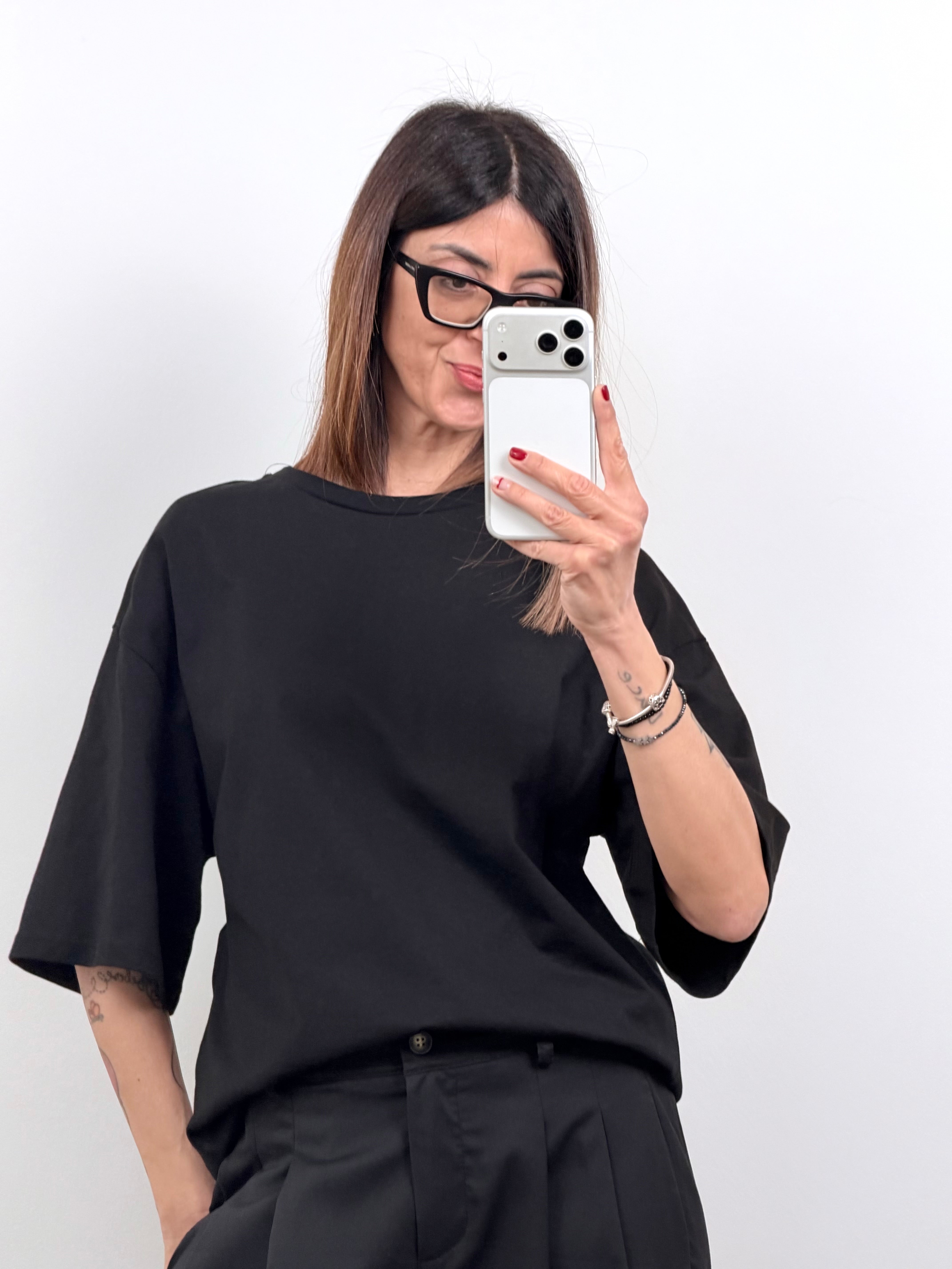 T-shirt Sold Out by Lumina nera