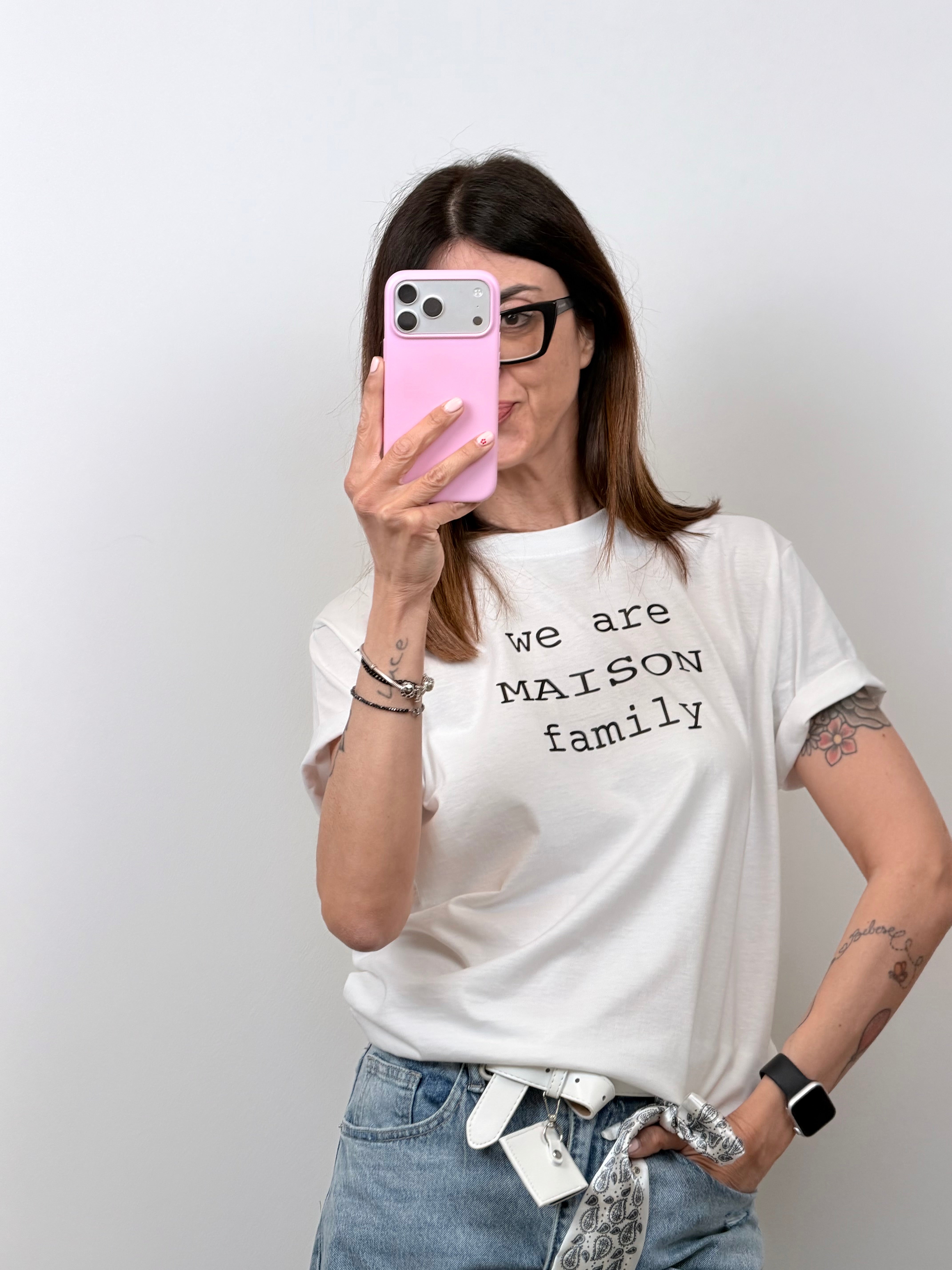 T-shirt We are maison family