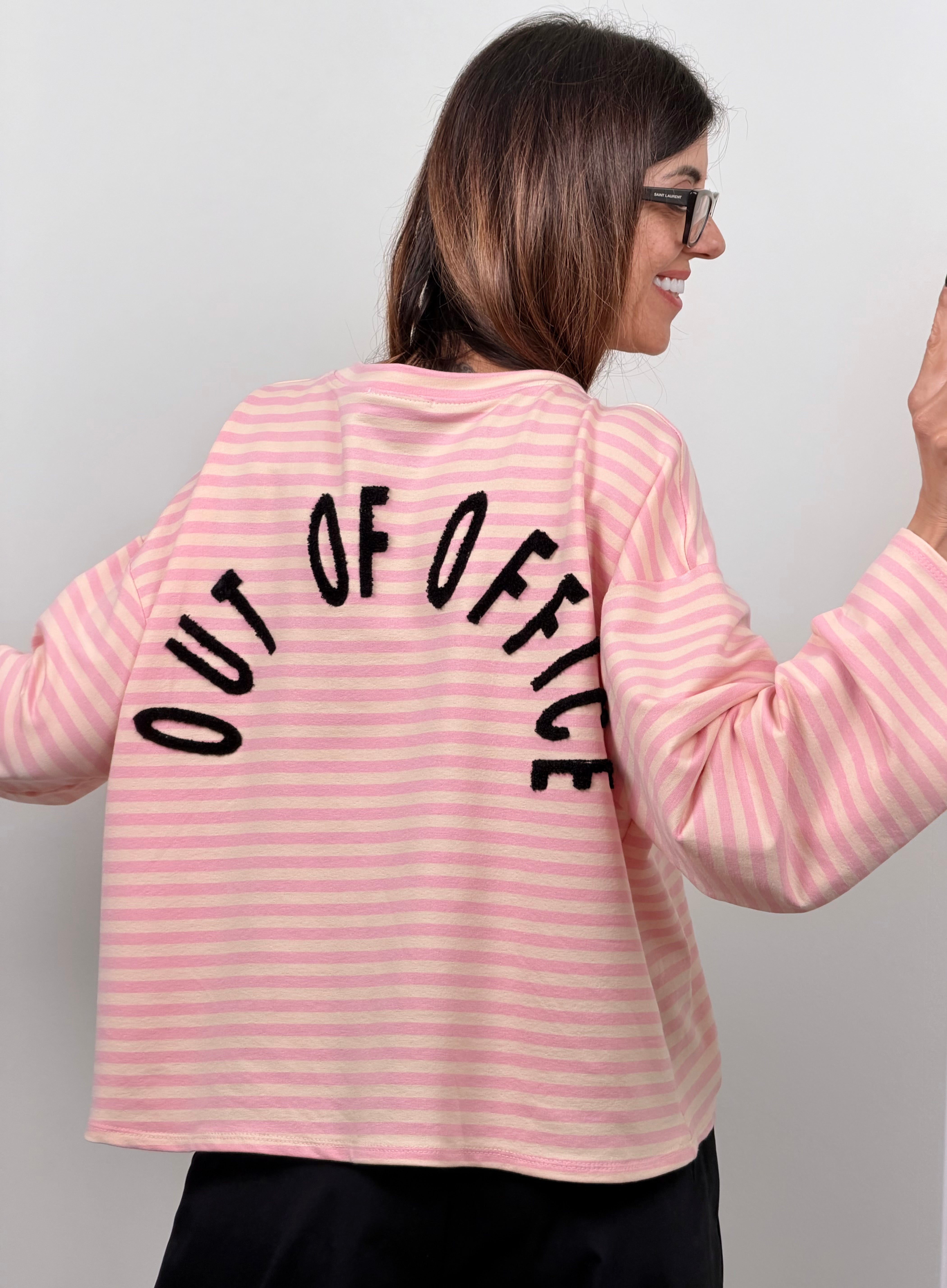 Felpa Out of Office riga rosa