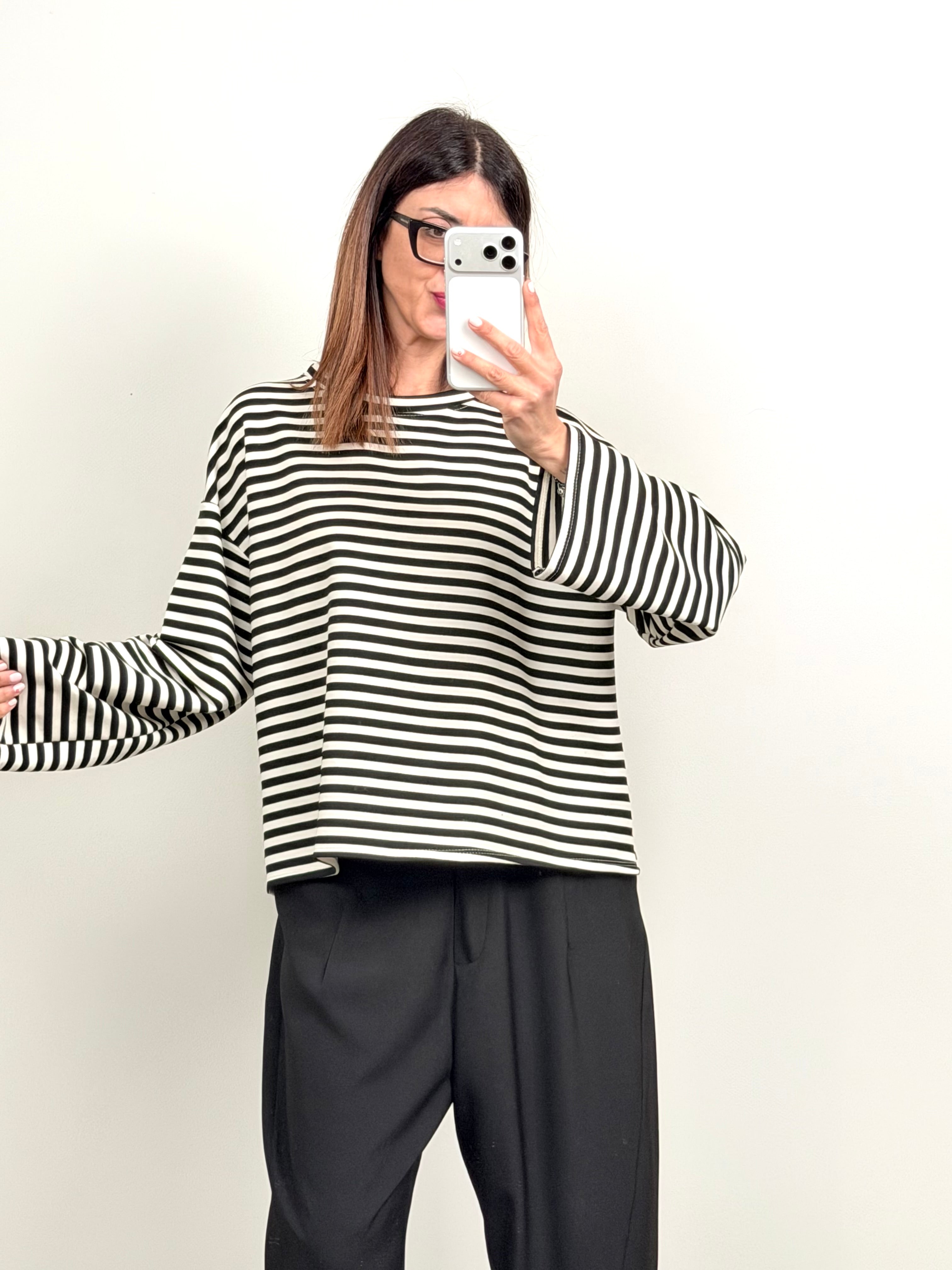 Felpa Out of Office riga bianco/nera