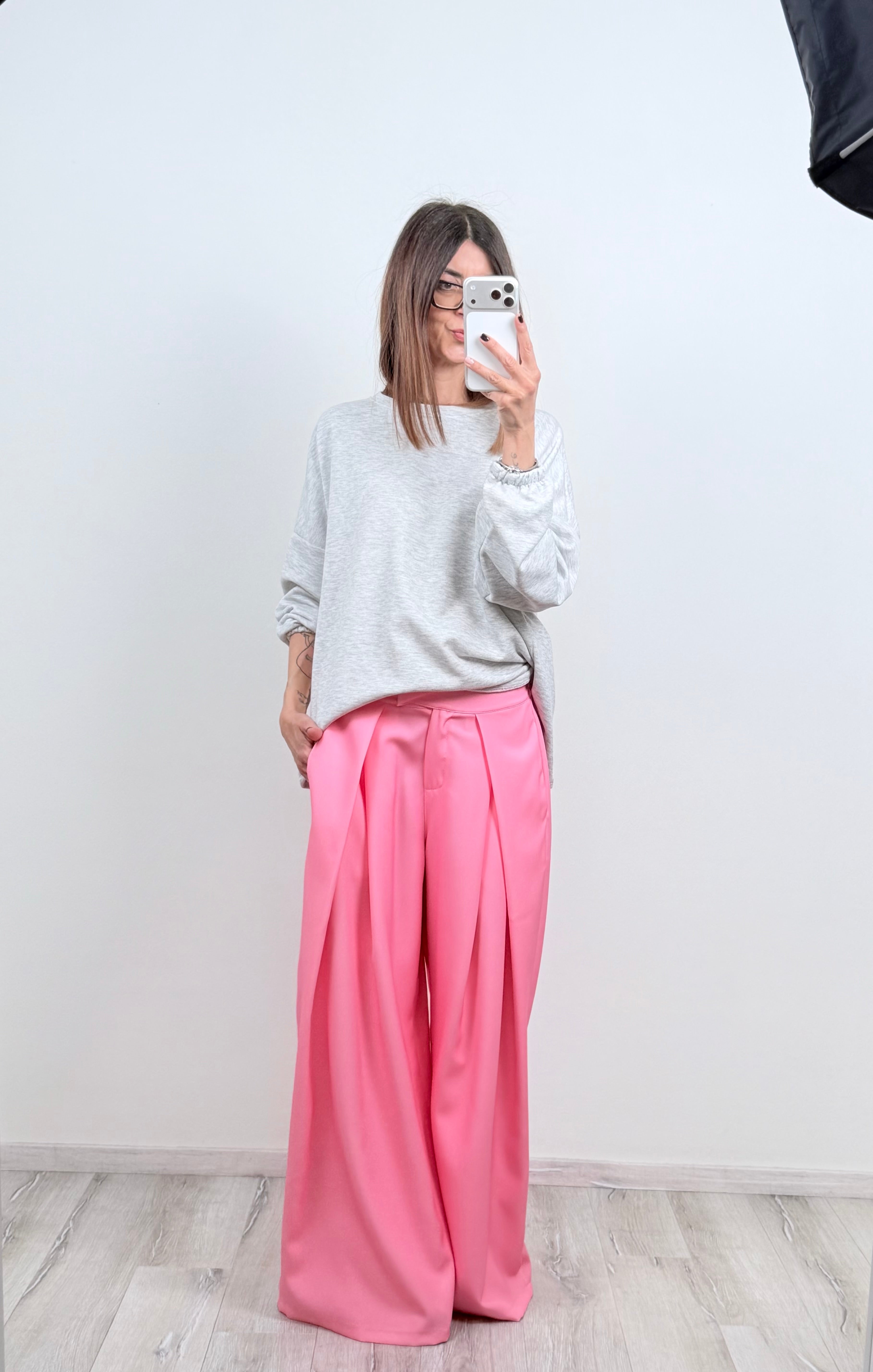 Felpa Mom Boss grigia scritta multicolor