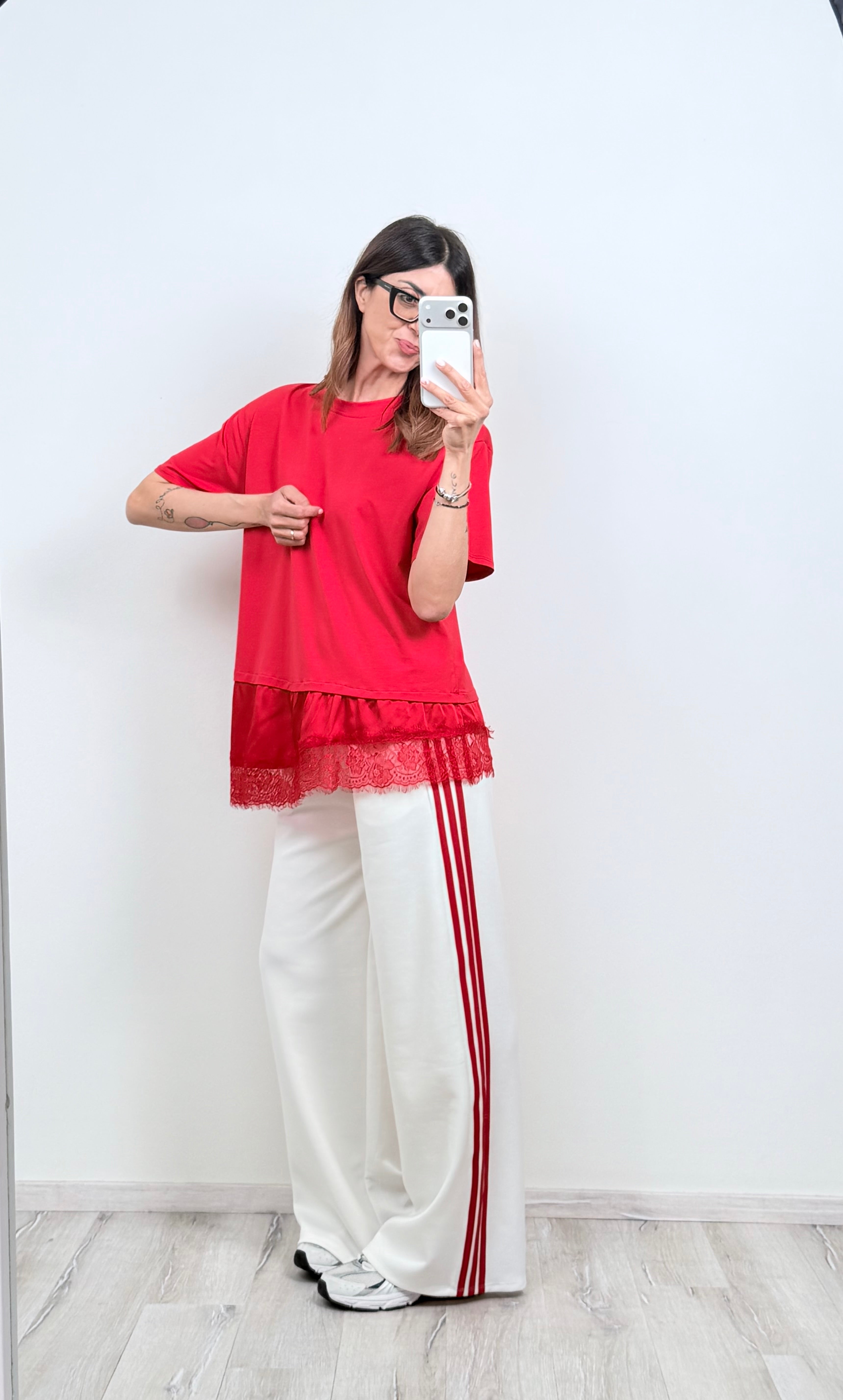 Panta Urban bianco riga rossa