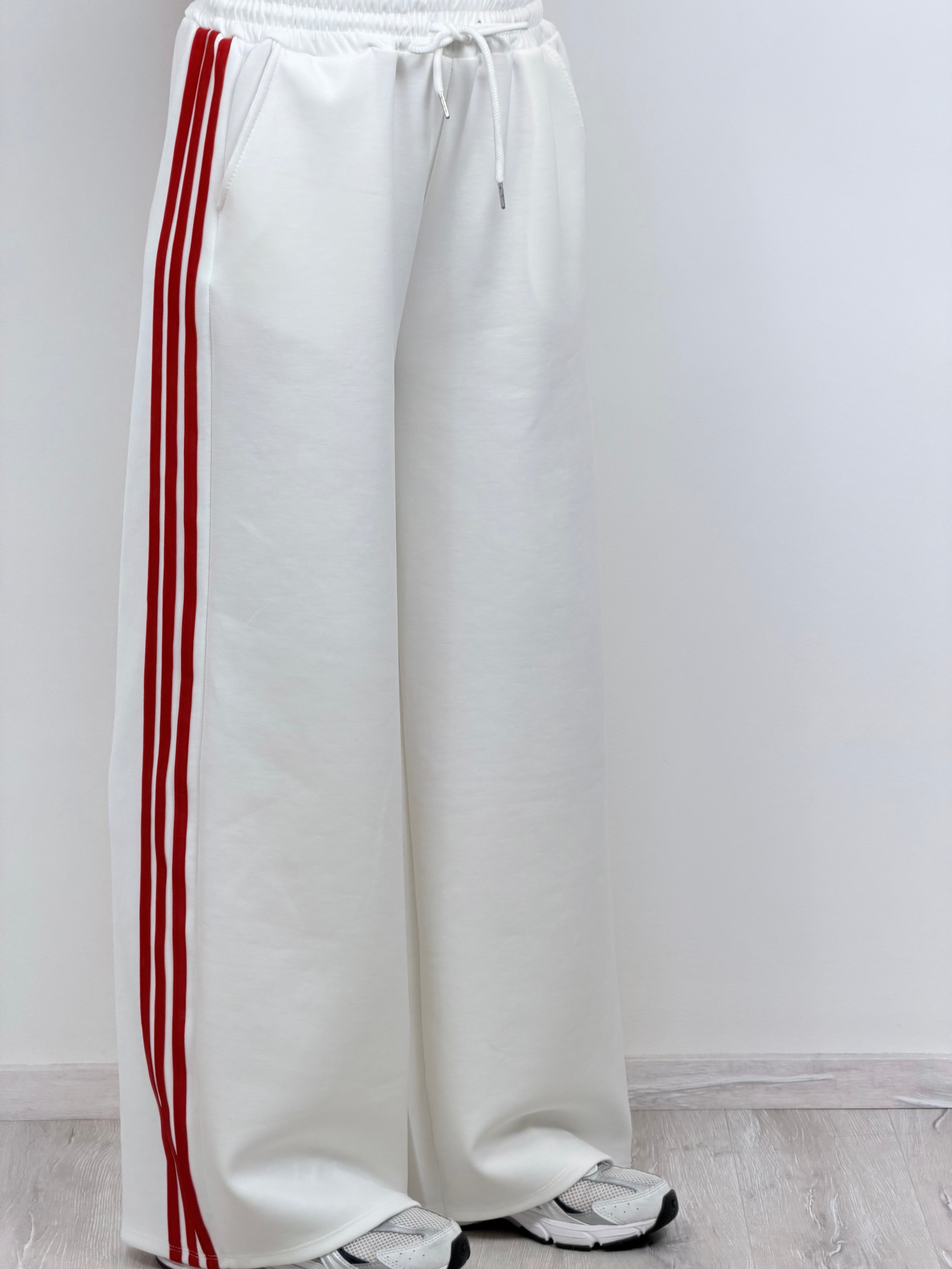 Panta Urban bianco riga rossa