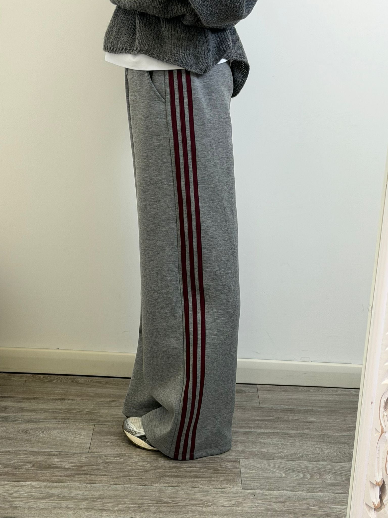 Panta Urban grigio riga burgundy