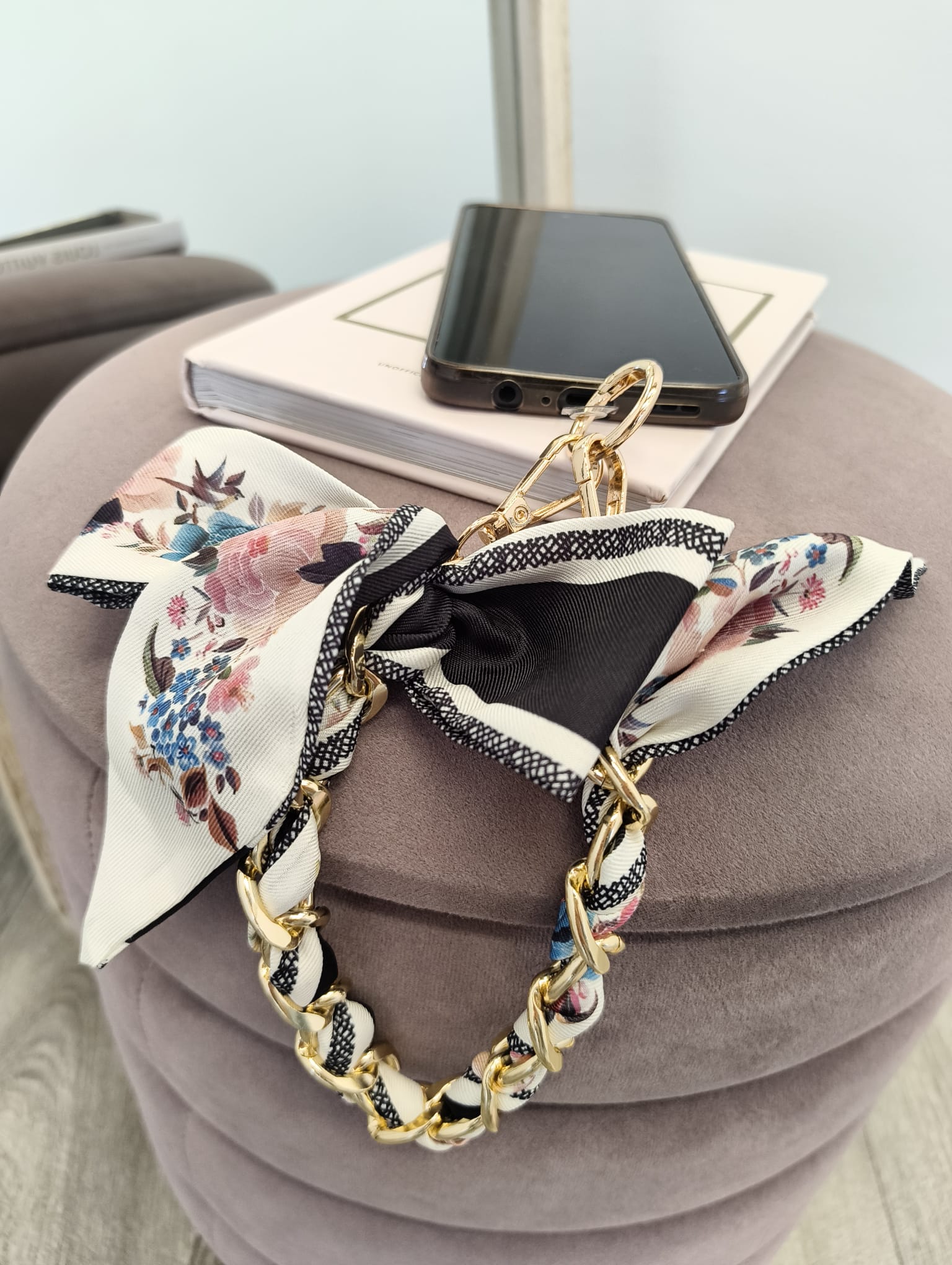Charm Phone