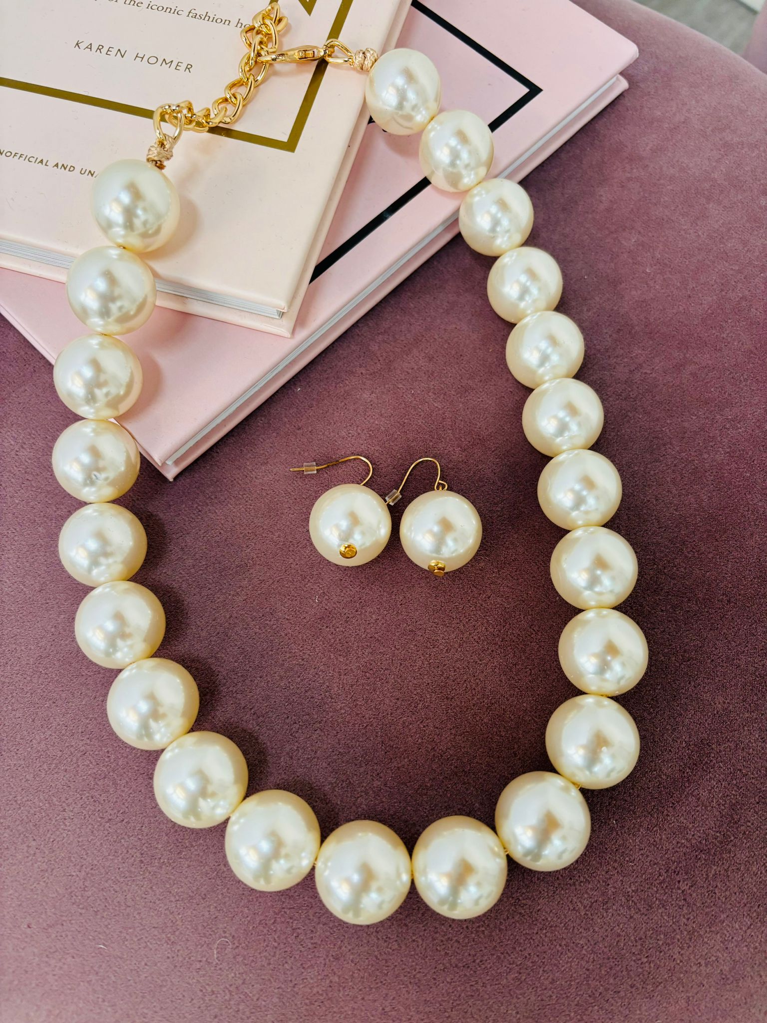 Parure White Pearls