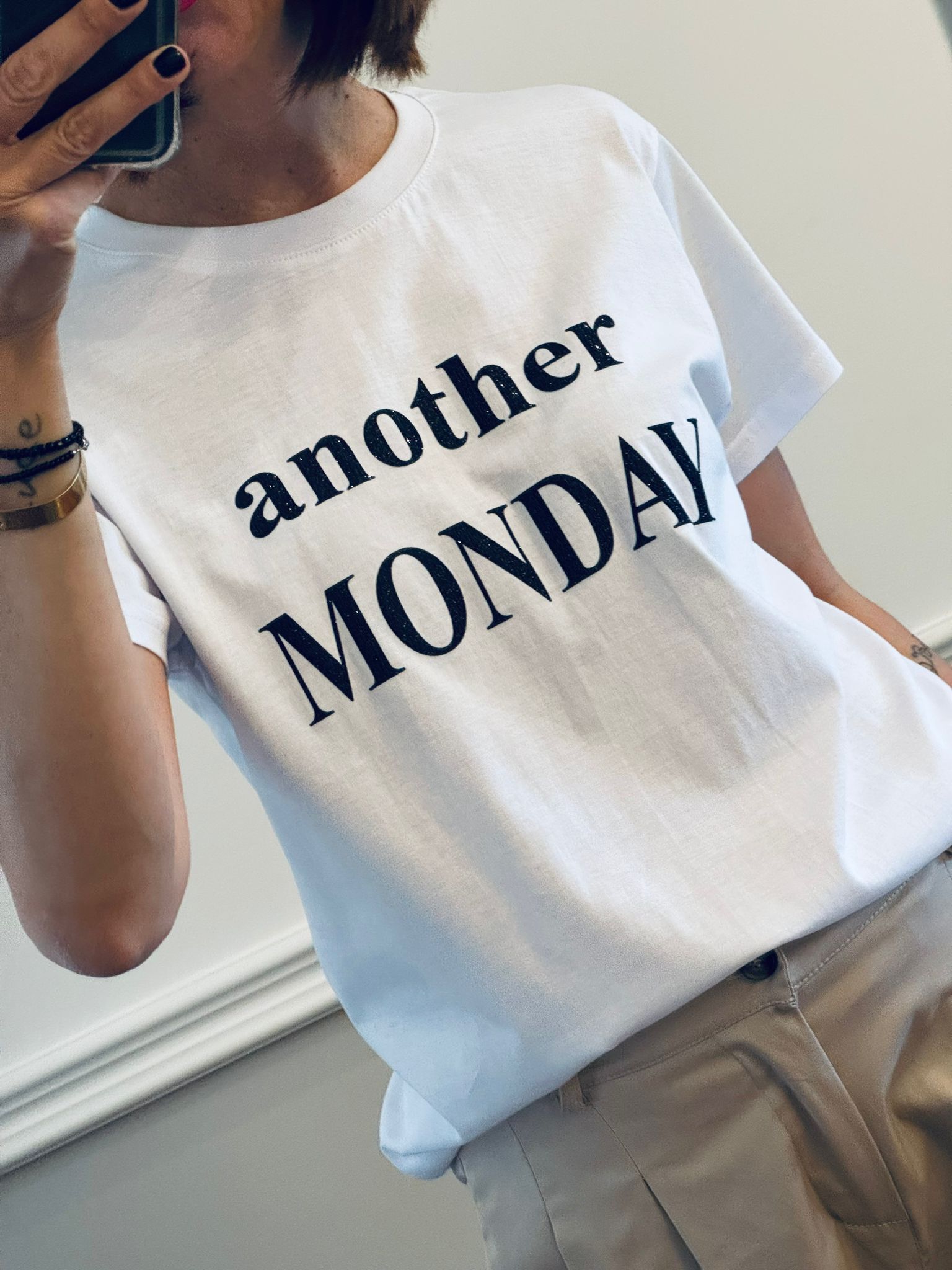 T-shirt another MONDAY