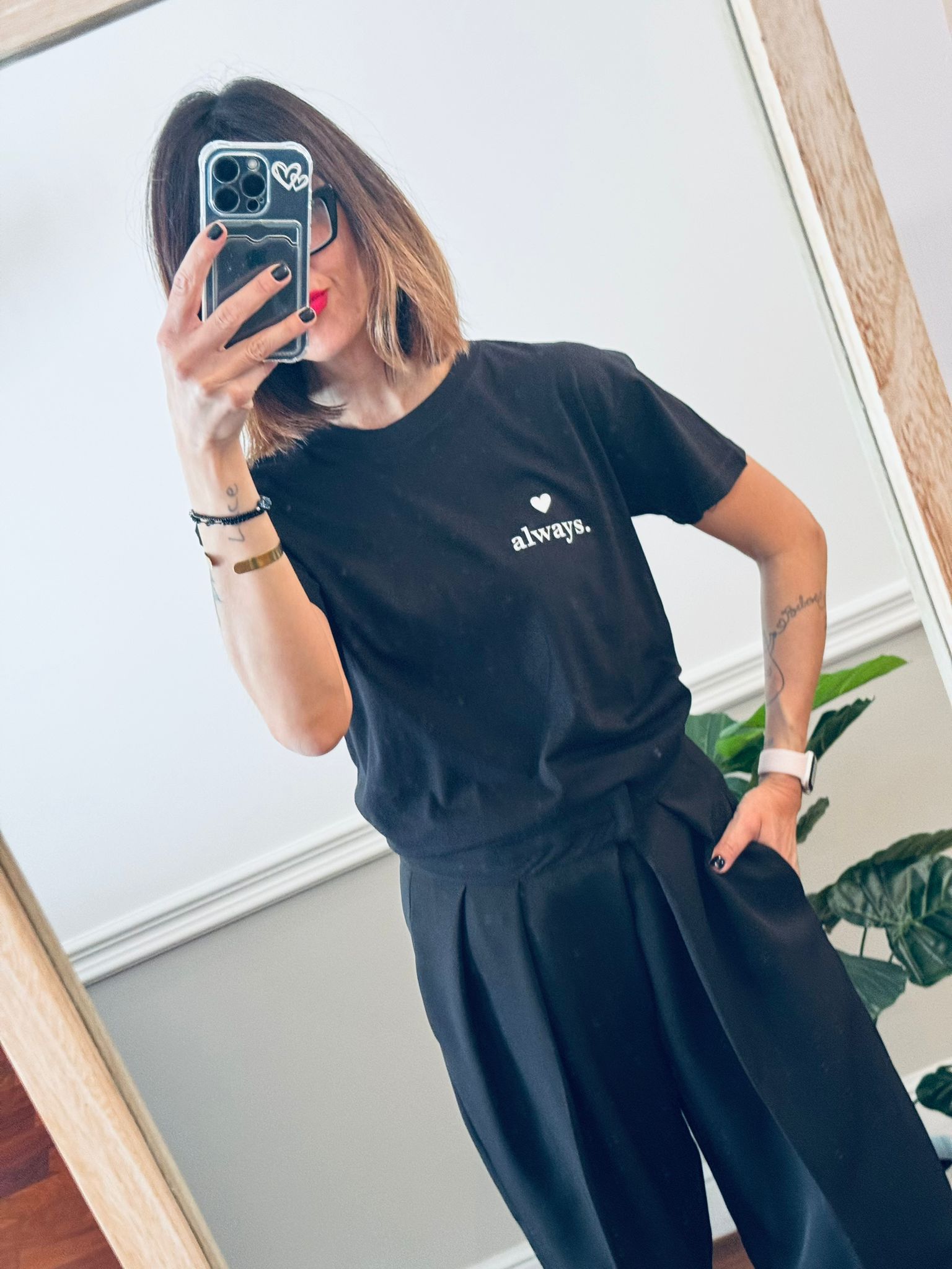 T-shirt con stampa 🖤 always.