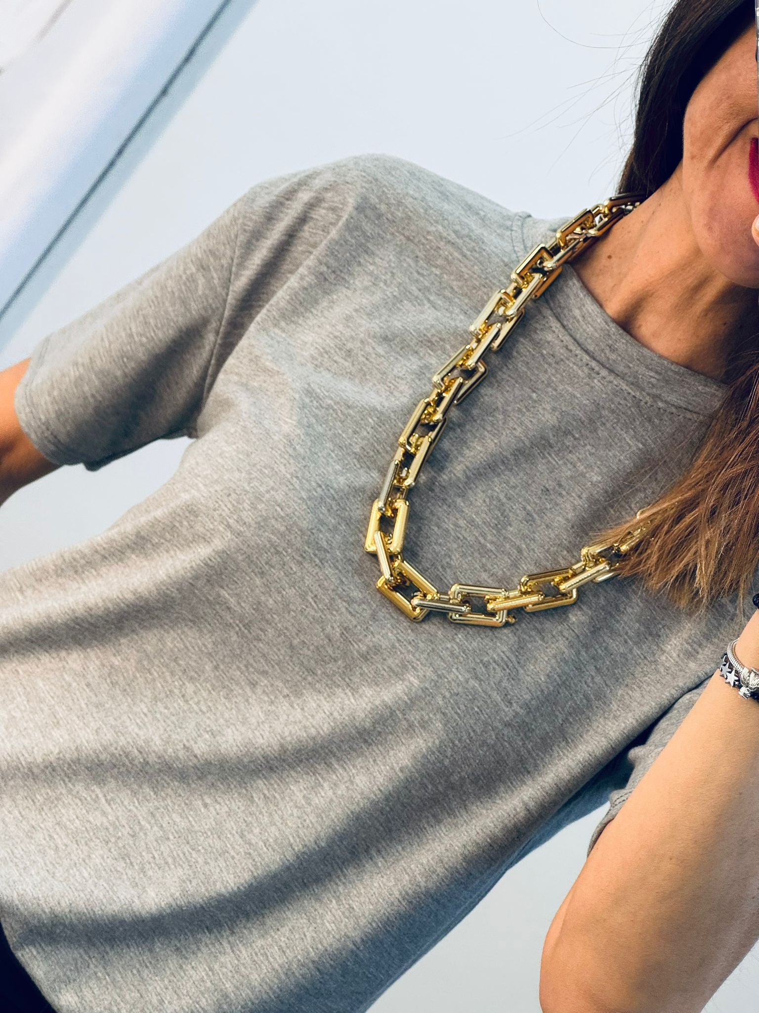 T-SHIRT CHAIN con collana catena in dotazione