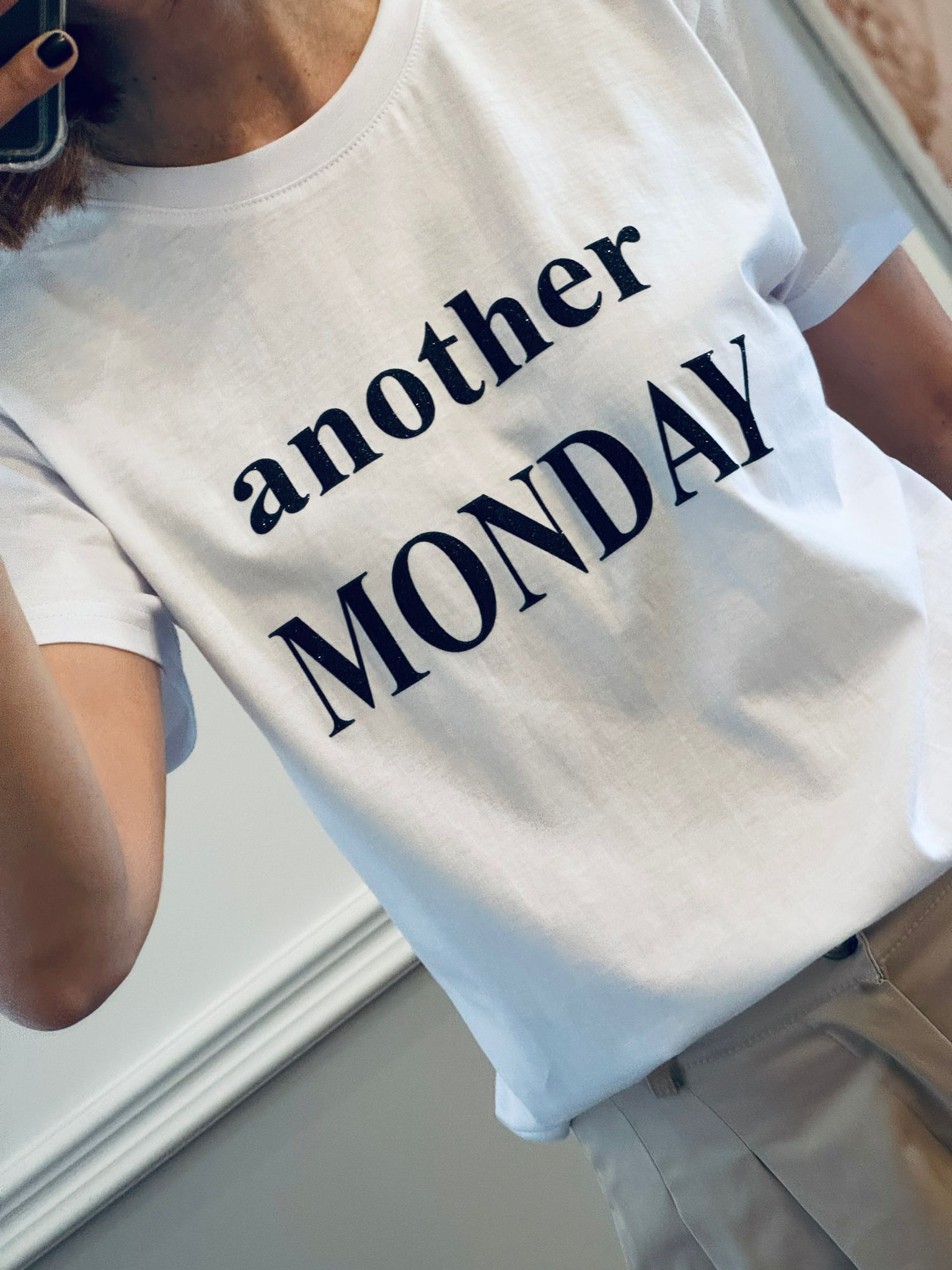 T-shirt another MONDAY